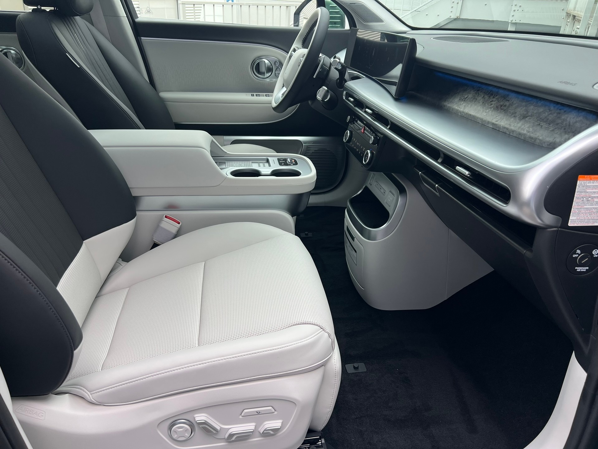 HYUNDAI Ioniq 9 110kWh Vertex Caligraphy 4WD-image-7