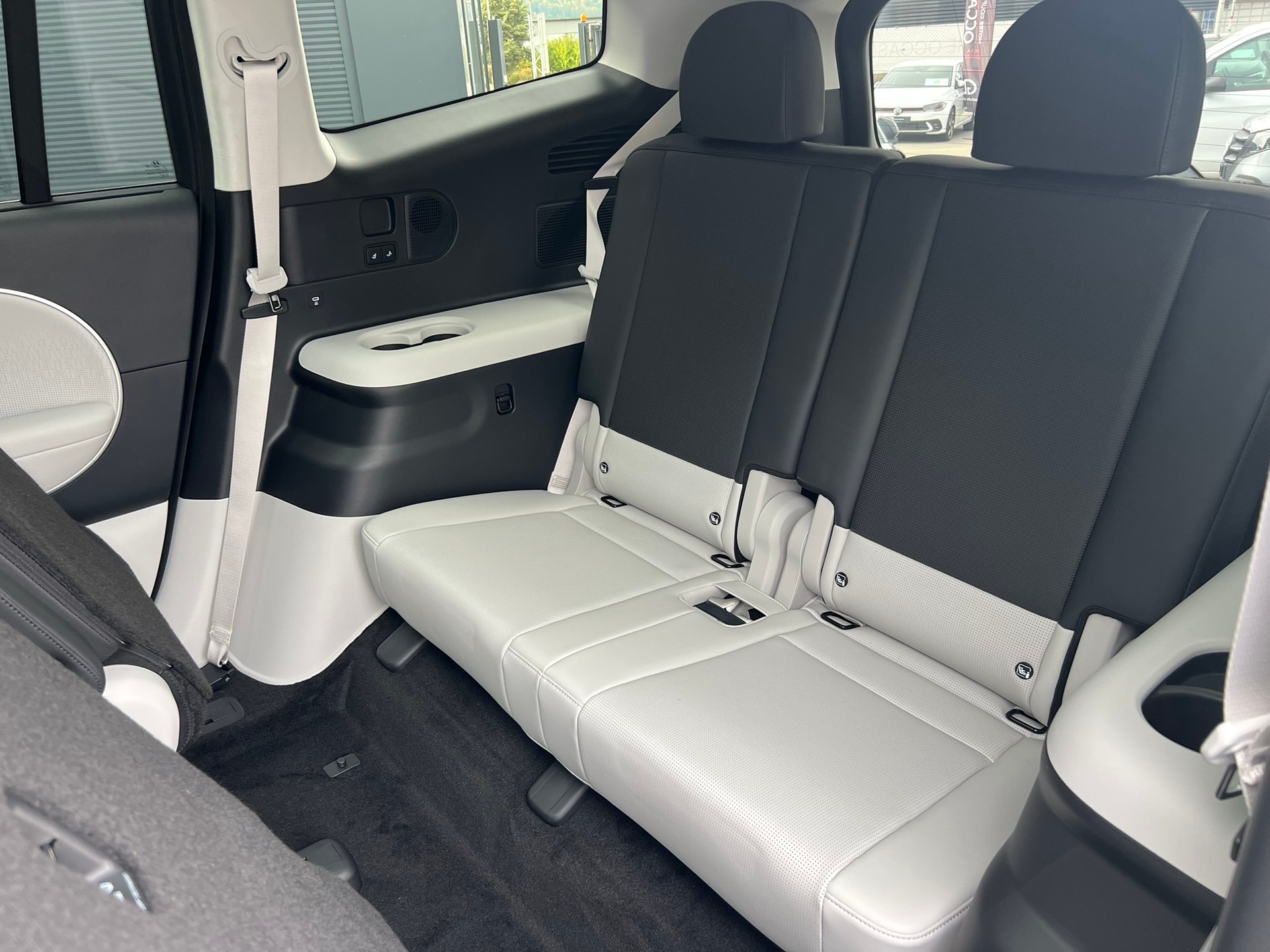 HYUNDAI Ioniq 9 110kWh Vertex Caligraphy 4WD-image-10