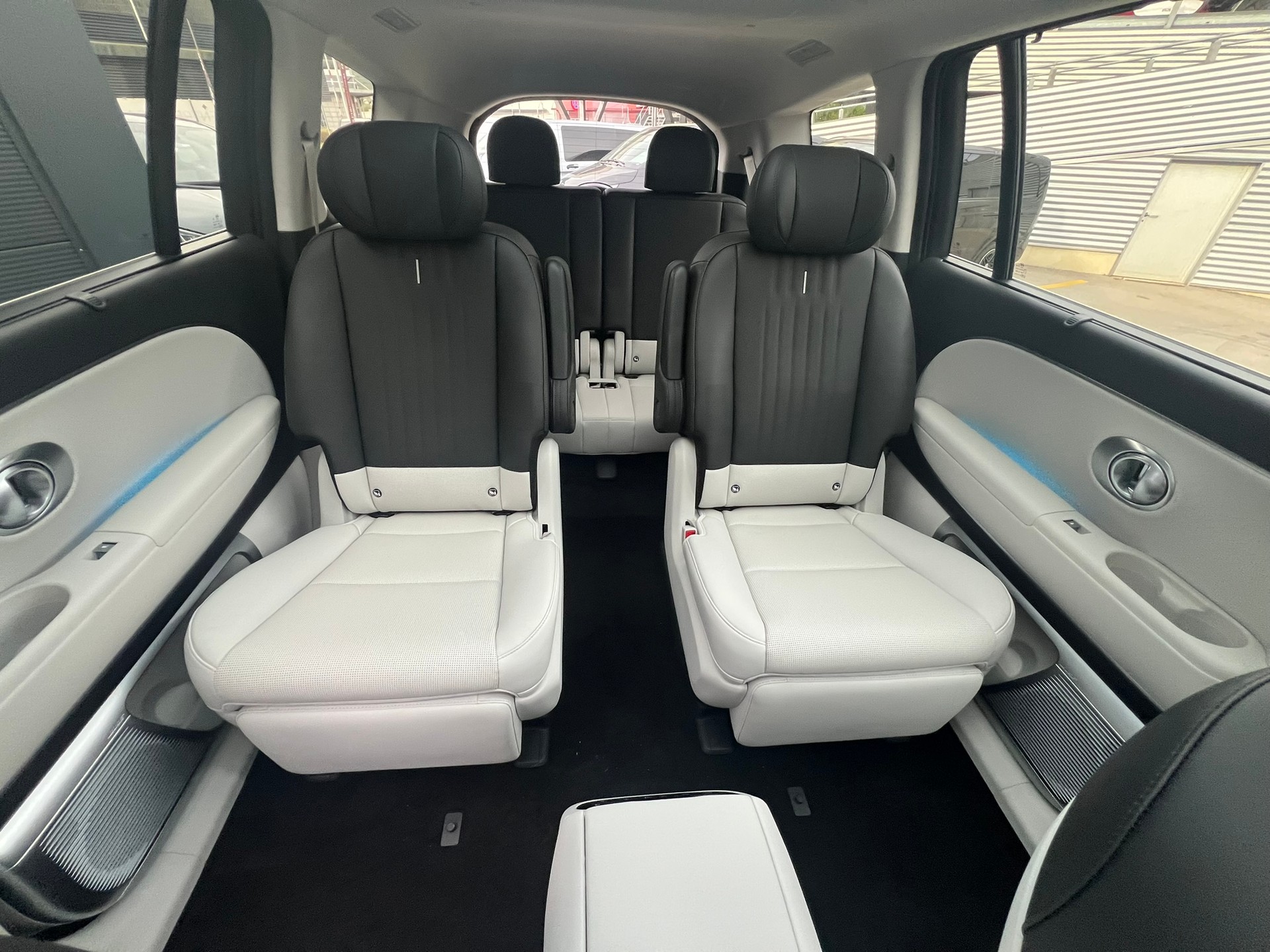 HYUNDAI Ioniq 9 110kWh Vertex Caligraphy 4WD-image-11
