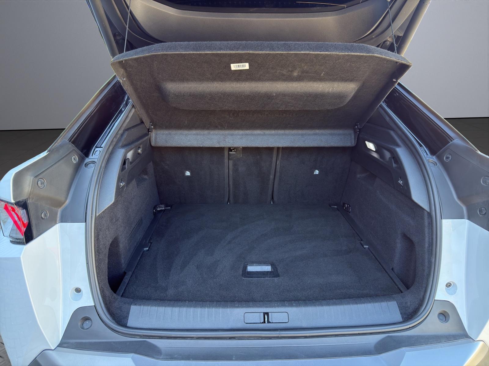 PEUGEOT 3008 1.2 Hybrid GT-image-10