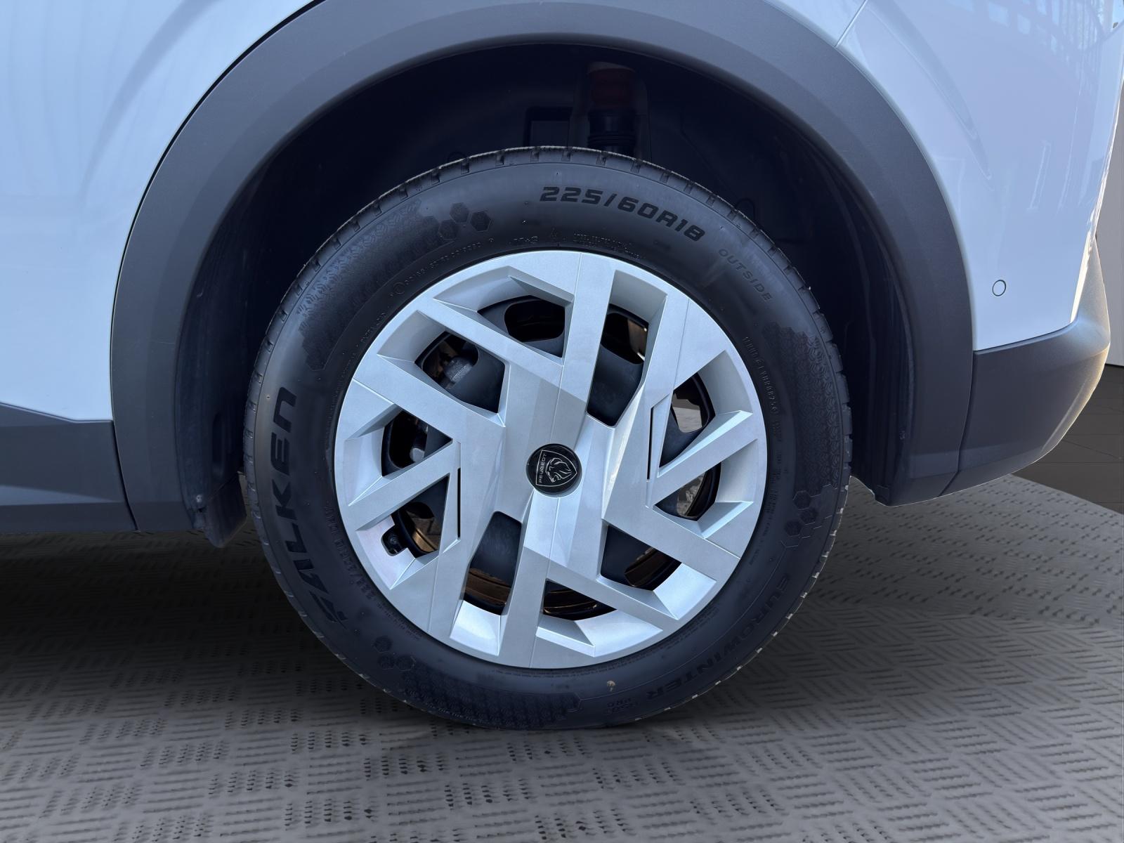 PEUGEOT 3008 1.2 Hybrid GT-image-11