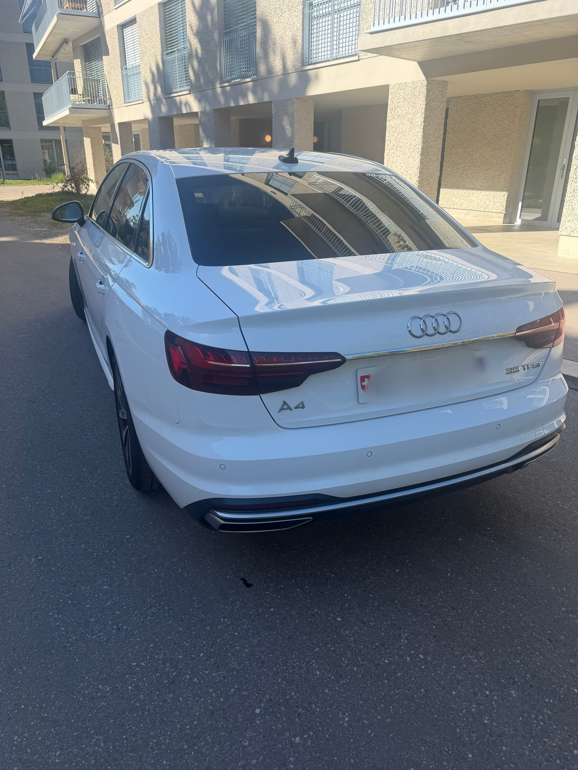 AUDI 2.0 35 TFSI Advanced S-Tronic-image-2