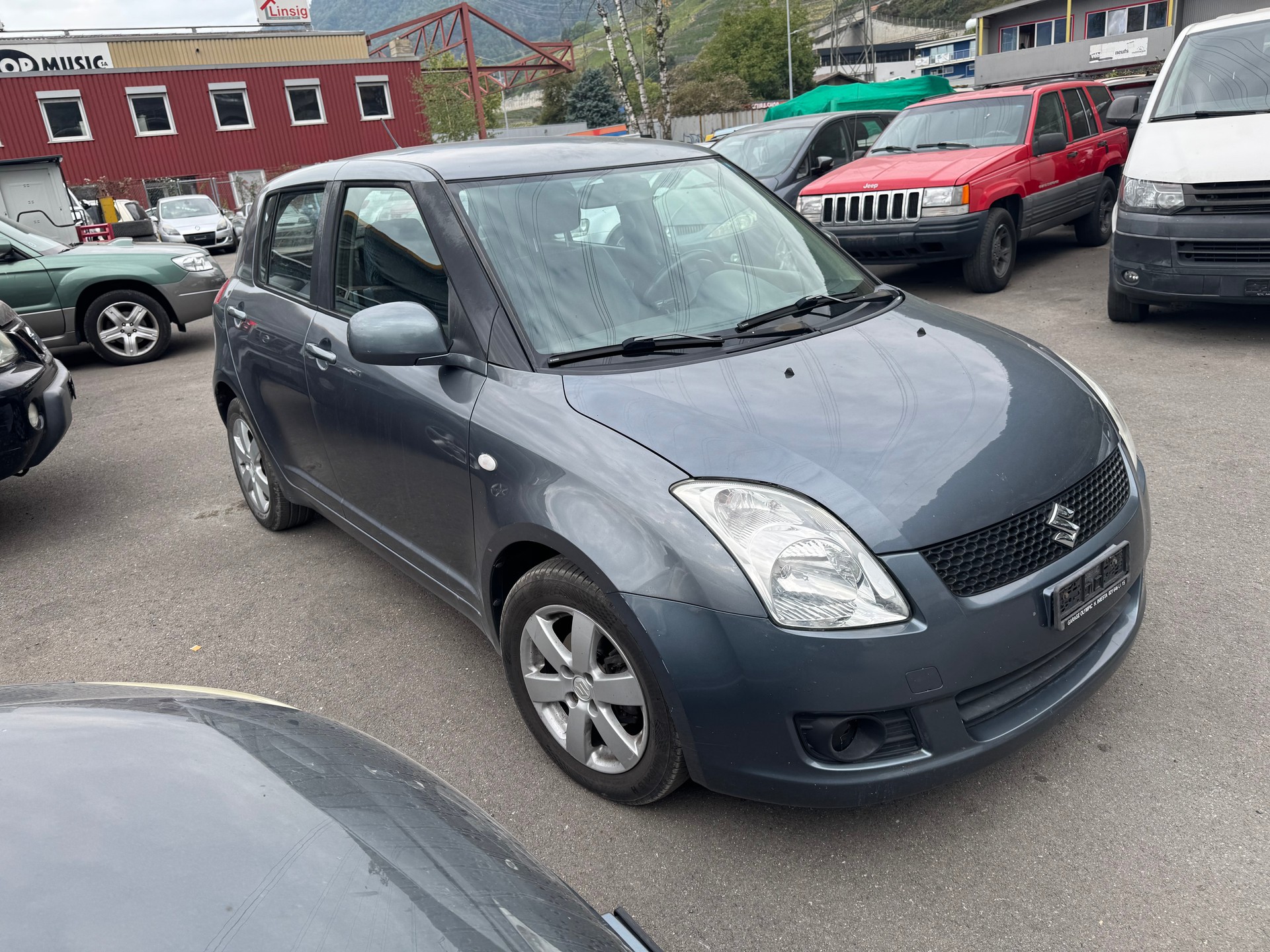SUZUKI Swift 1.3i 16V GL Top 4x4-image-2