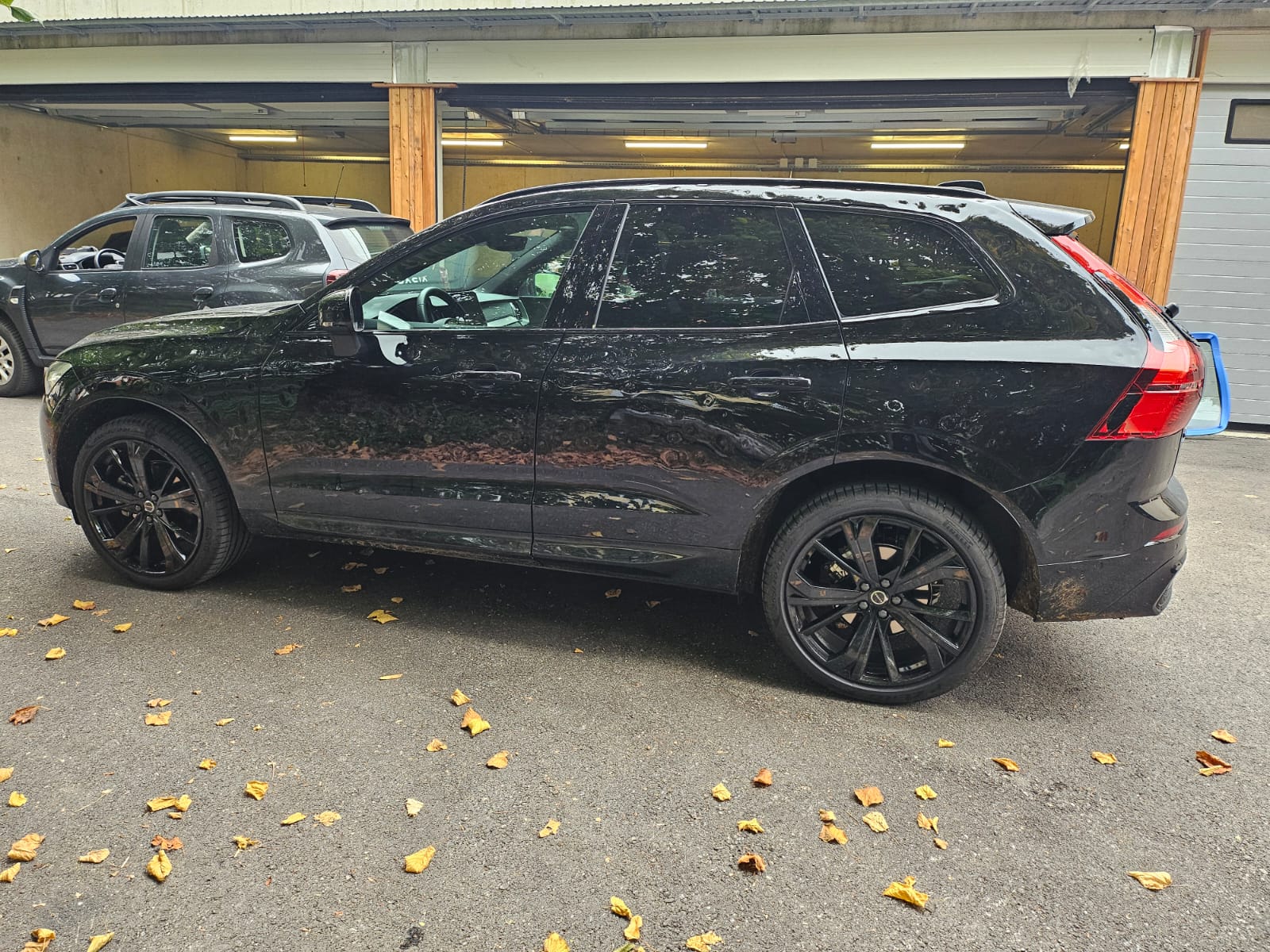 VOLVO XC60 B5 Benzin Mild Hybrid AWD Black Edition Geartronic hagelschaden degats de grele-image-5