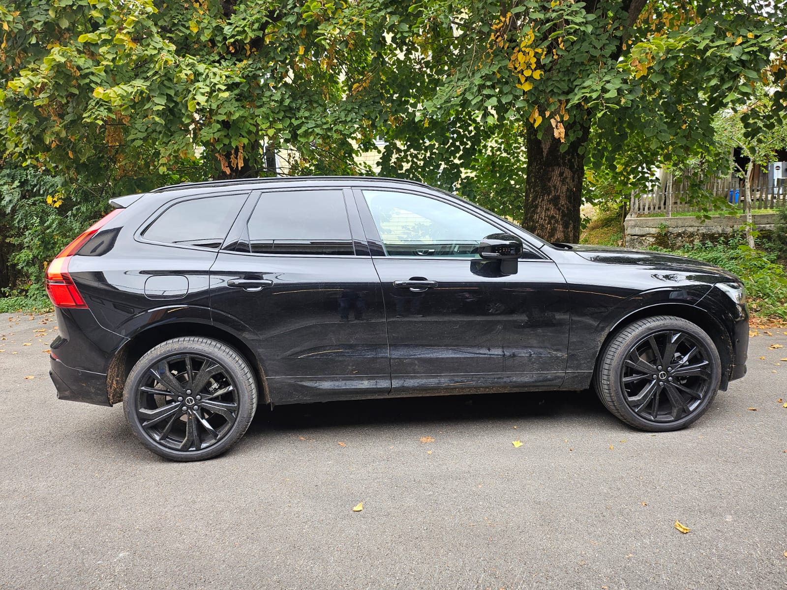 VOLVO XC60 B5 Benzin Mild Hybrid AWD Black Edition Geartronic hagelschaden degats de grele-image-2