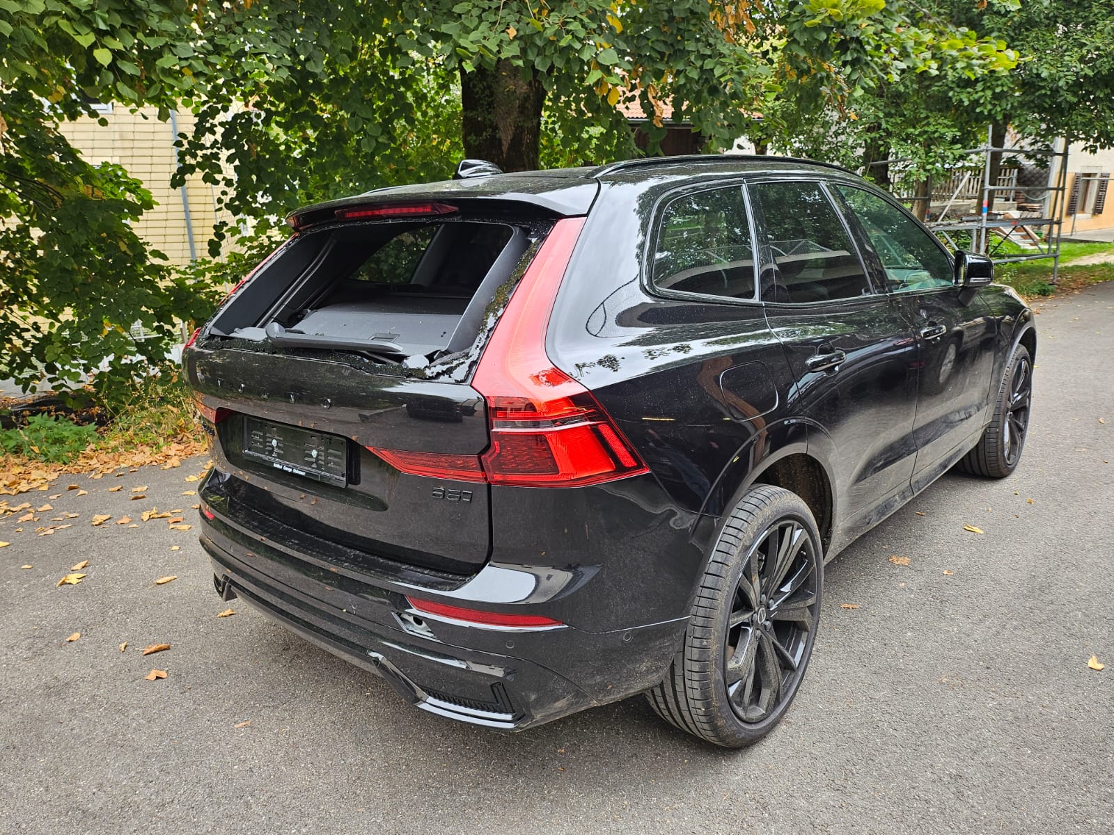 VOLVO XC60 B5 Benzin Mild Hybrid AWD Black Edition Geartronic hagelschaden degats de grele-image-4