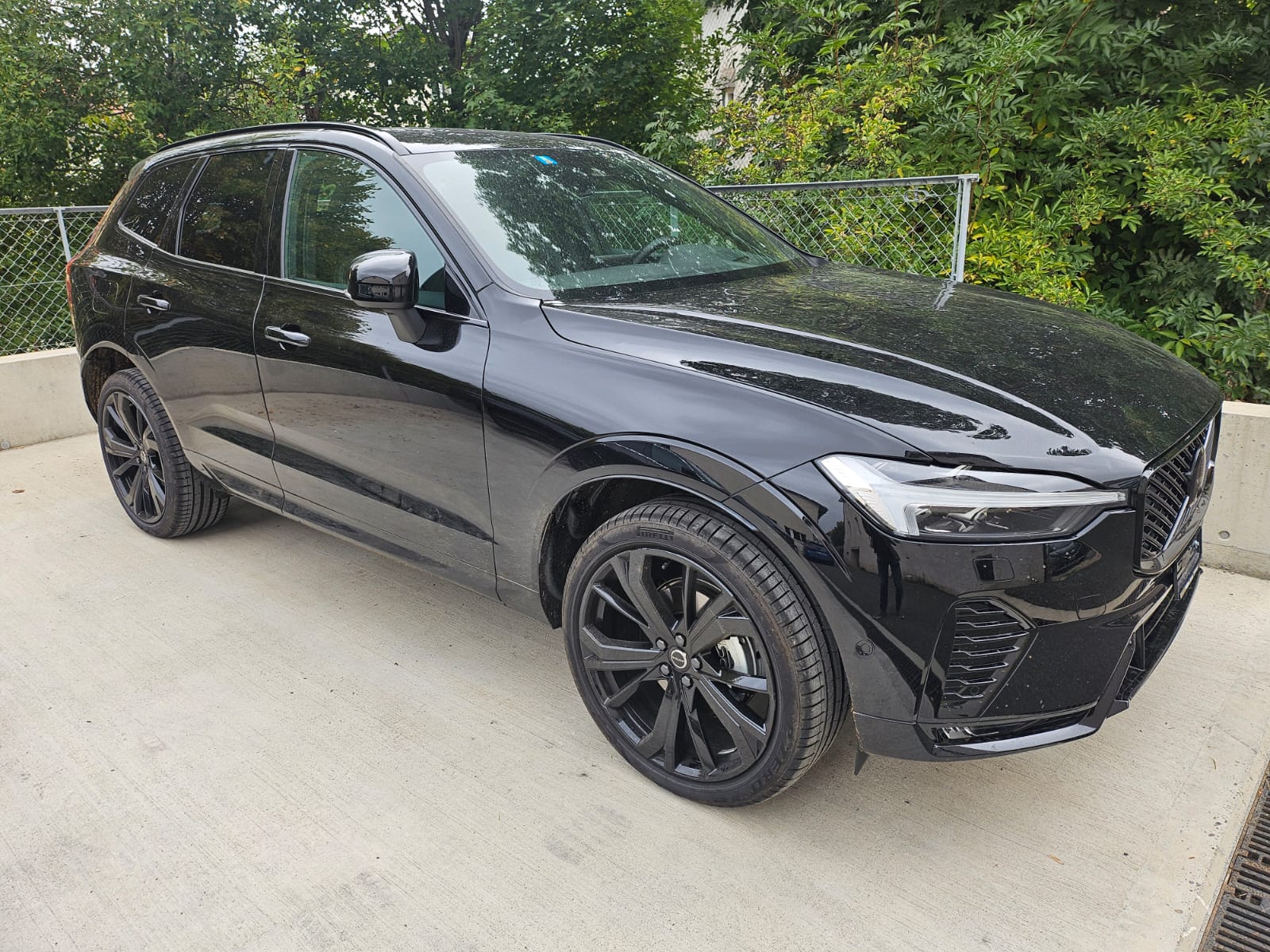 VOLVO XC60 B5 Benzin Mild Hybrid AWD Black Edition Geartronic hagelschaden degats de grele-image-8