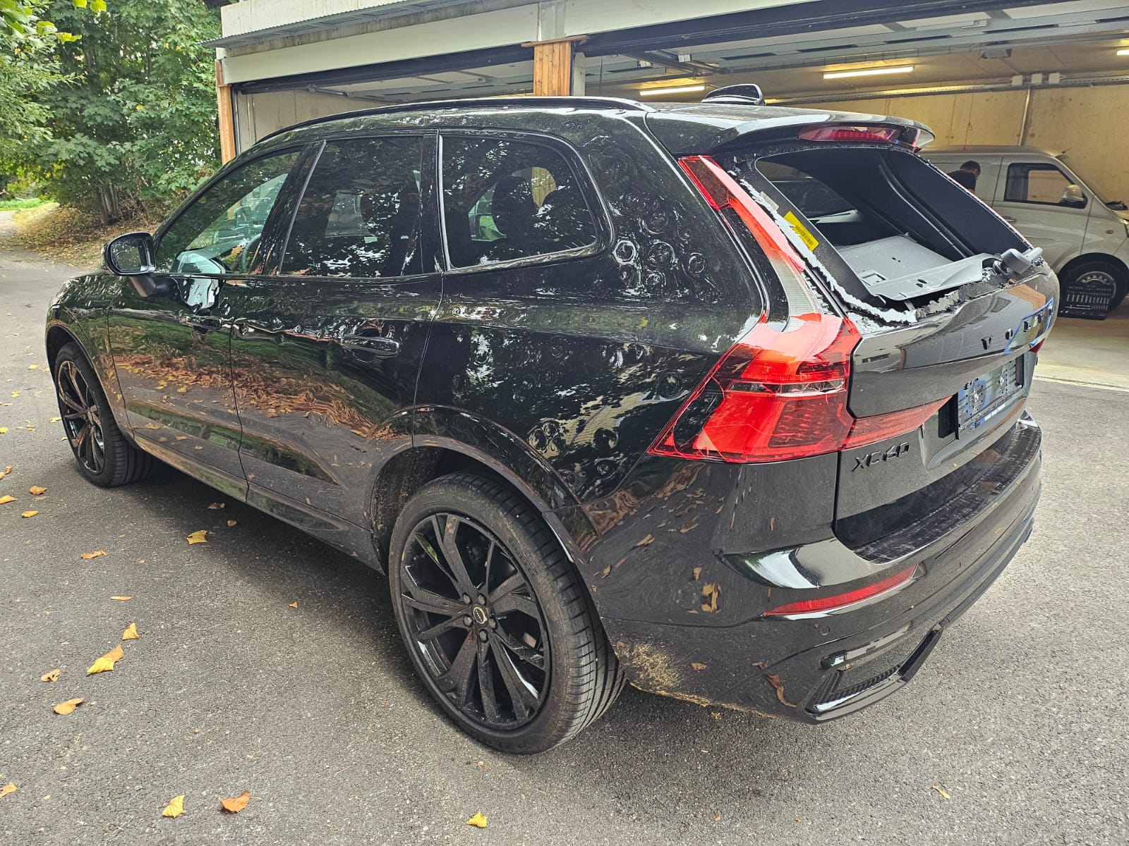 VOLVO XC60 B5 Benzin Mild Hybrid AWD Black Edition Geartronic hagelschaden degats de grele-image-6