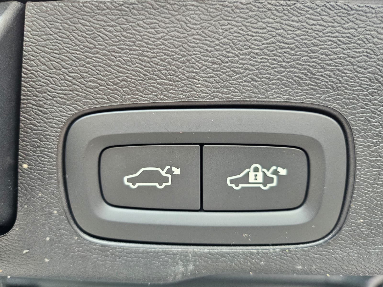 VOLVO XC60 B5 Benzin Mild Hybrid AWD Black Edition Geartronic hagelschaden degats de grele-image-11