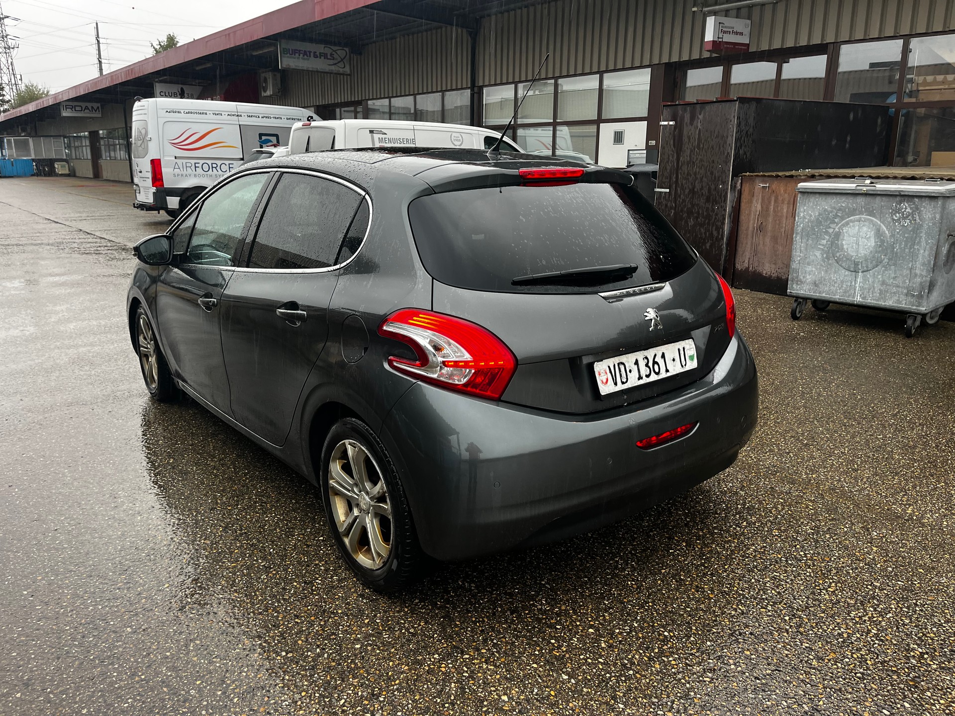 PEUGEOT 208 1.6 VTI Allure-image-5