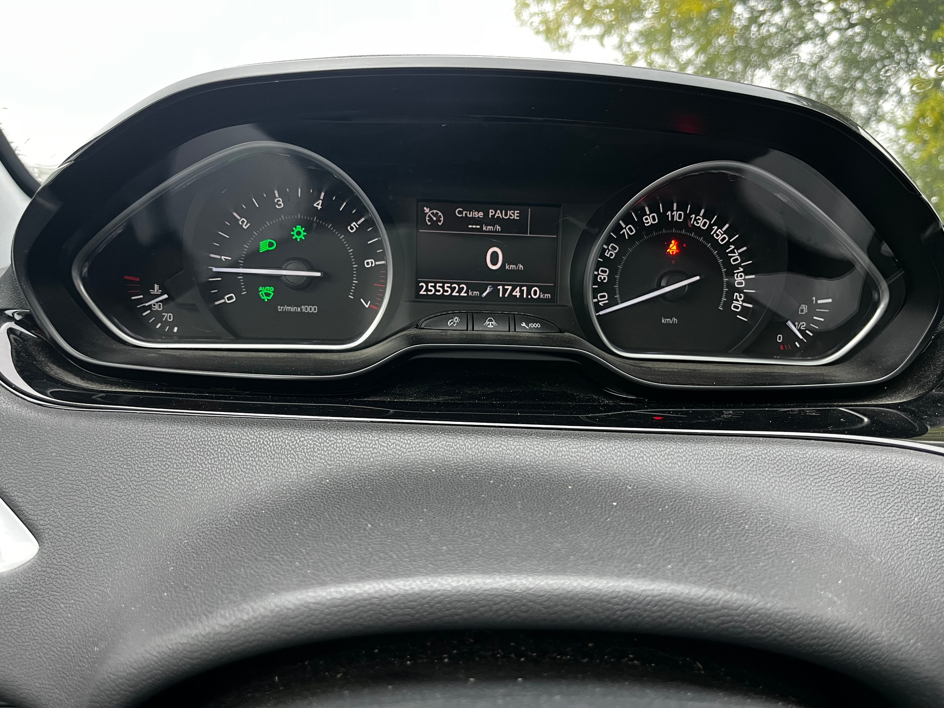 PEUGEOT 208 1.6 VTI Allure-image-7