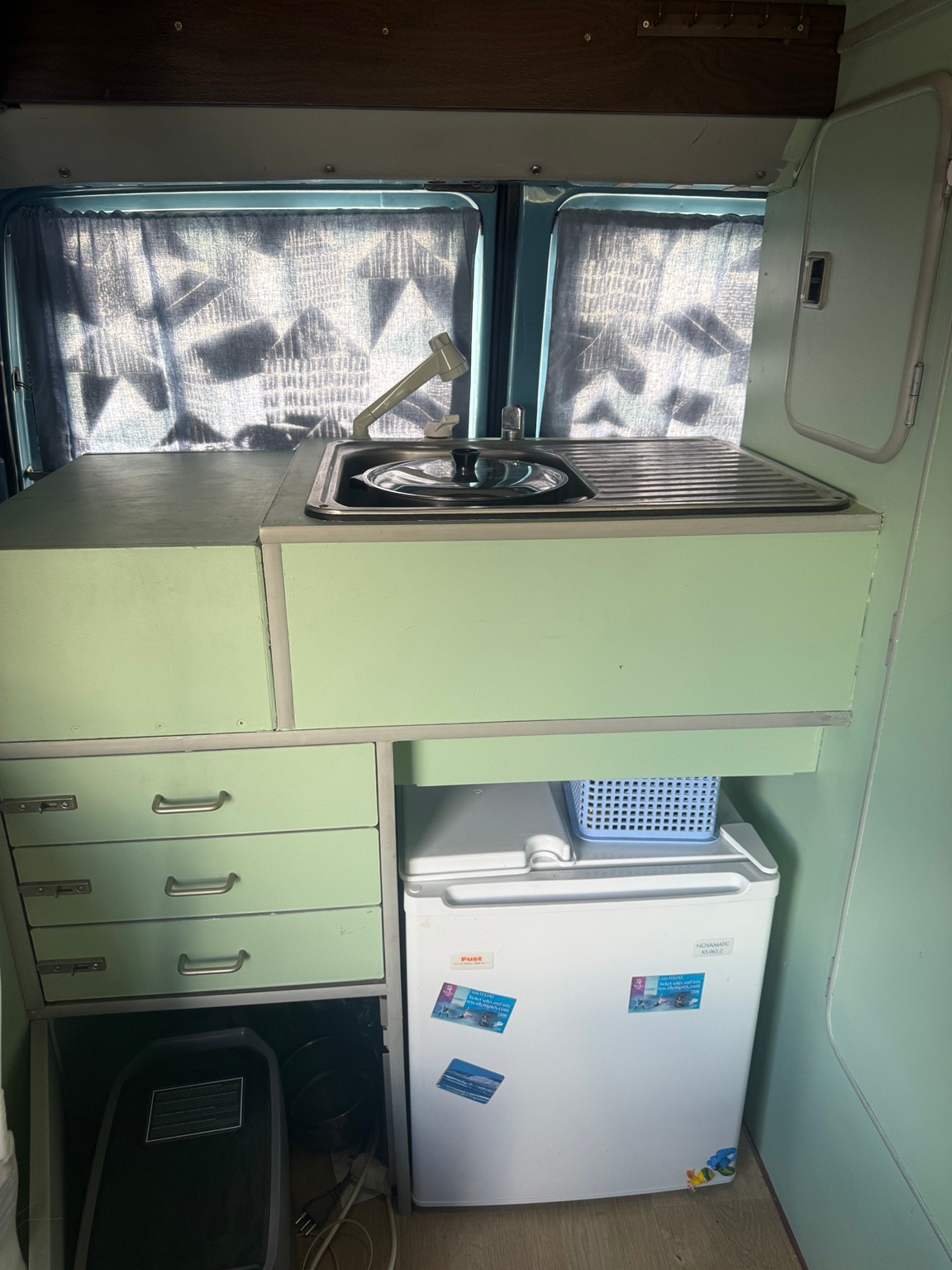 VW T4 2.4 D Hochdach-Camper-image-6