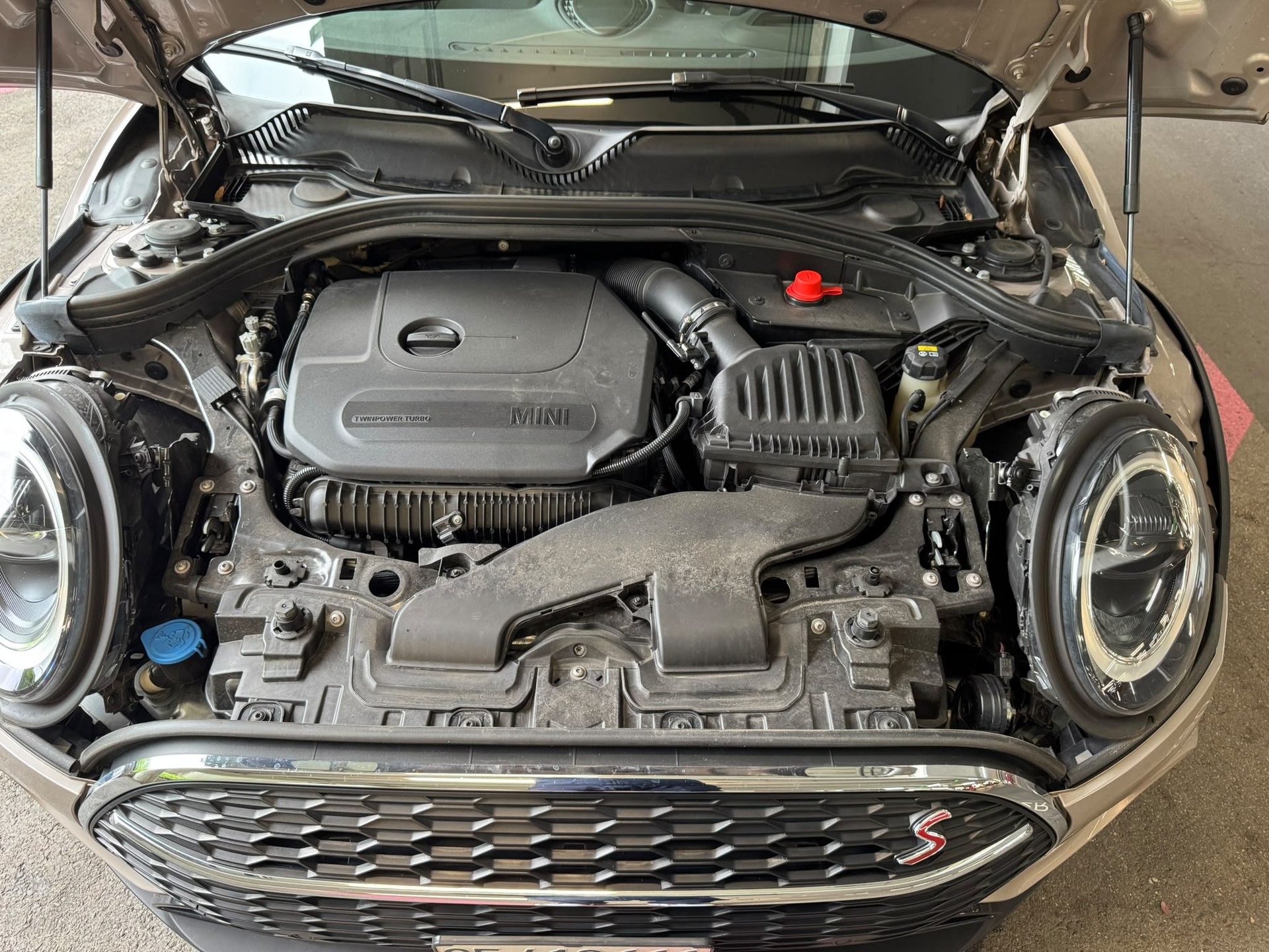MINI 2.0i Cooper S ALL4-image-5