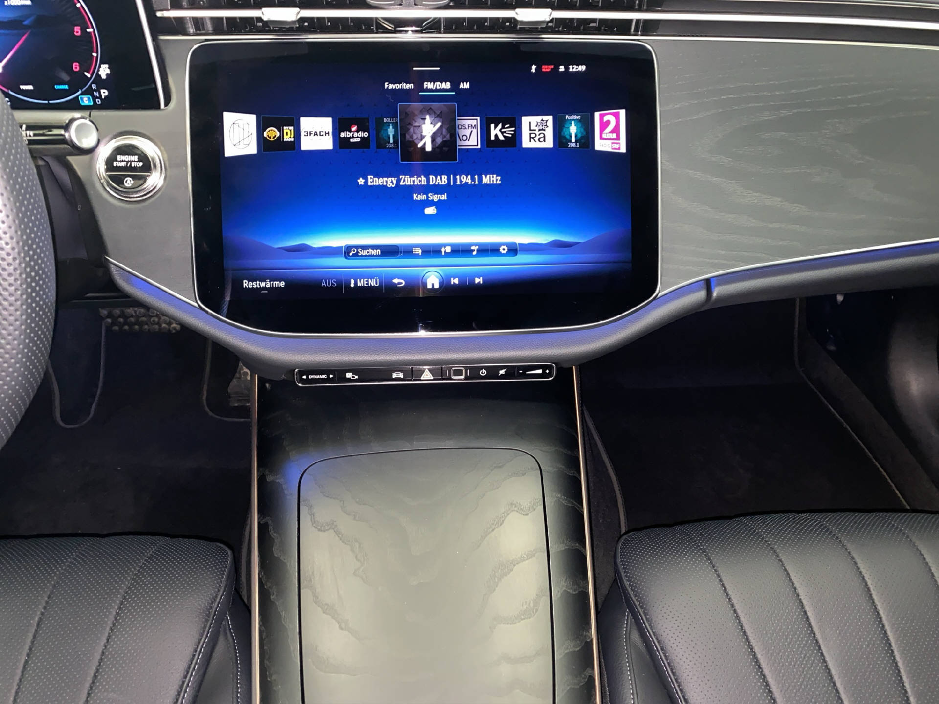 MERCEDES-BENZ E 220 d AMG Line 4MATIC Kombi-image-9