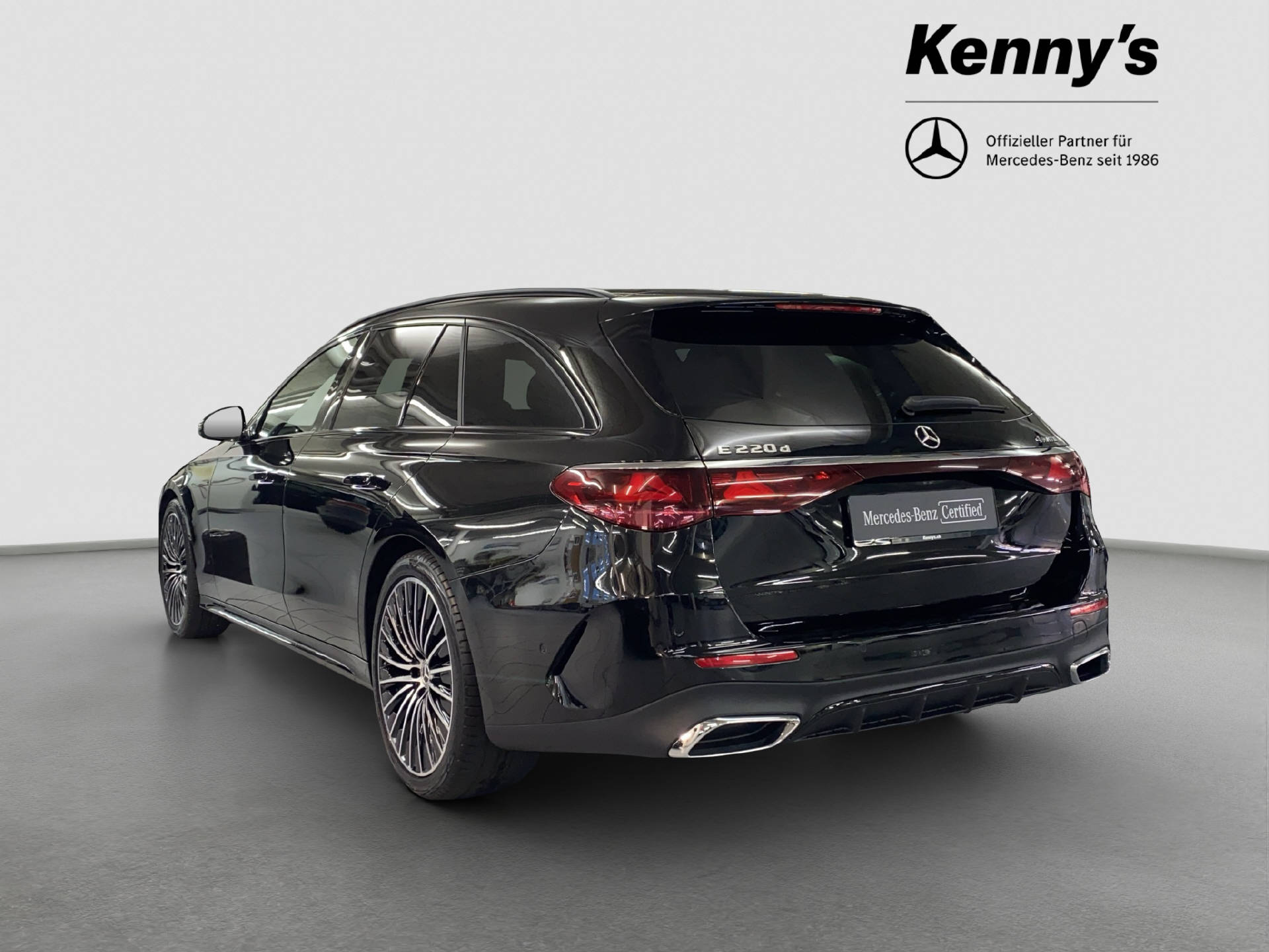 MERCEDES-BENZ E 220 d AMG Line 4MATIC Kombi-image-3