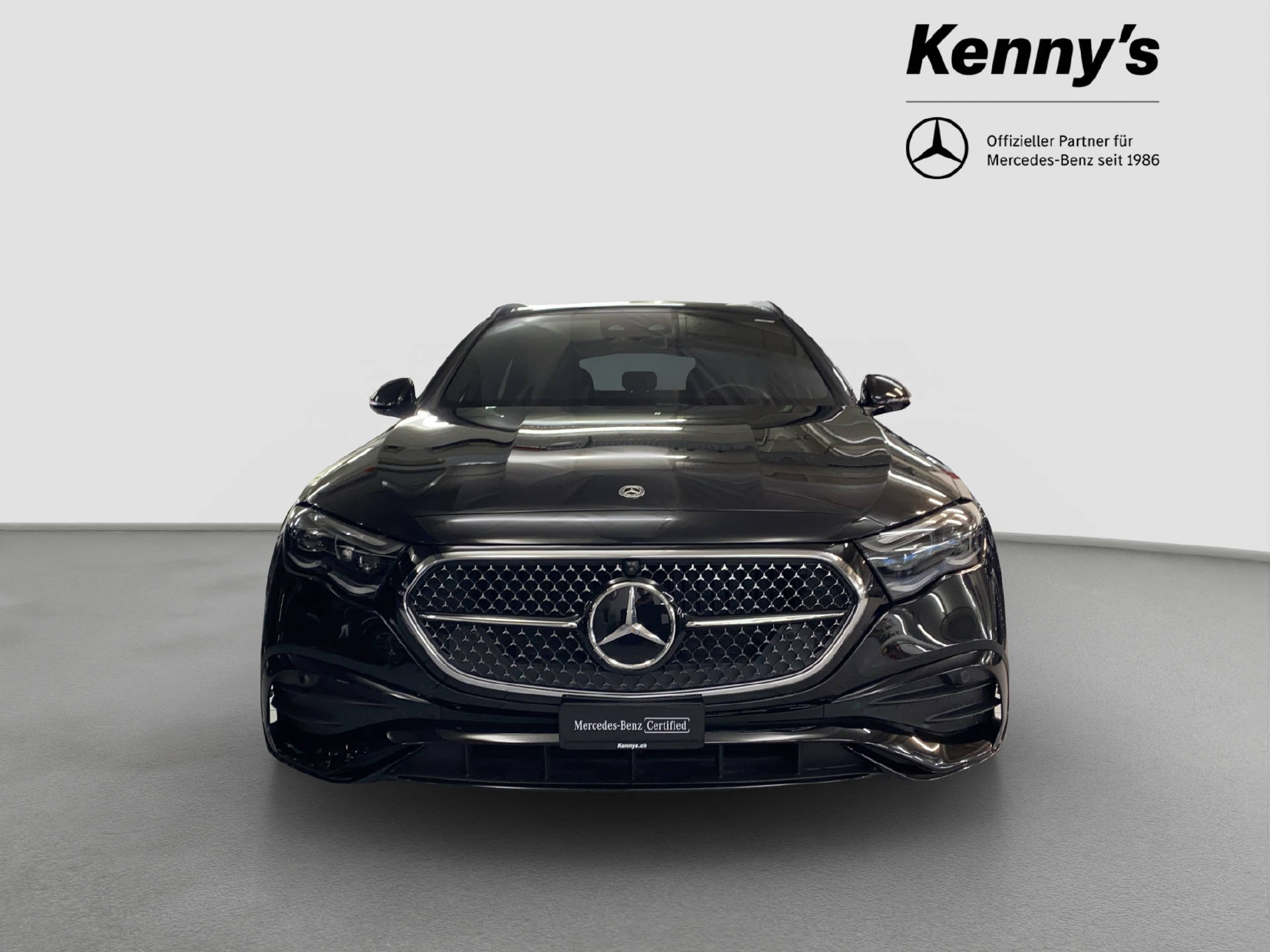 MERCEDES-BENZ E 220 d AMG Line 4MATIC Kombi-image-1
