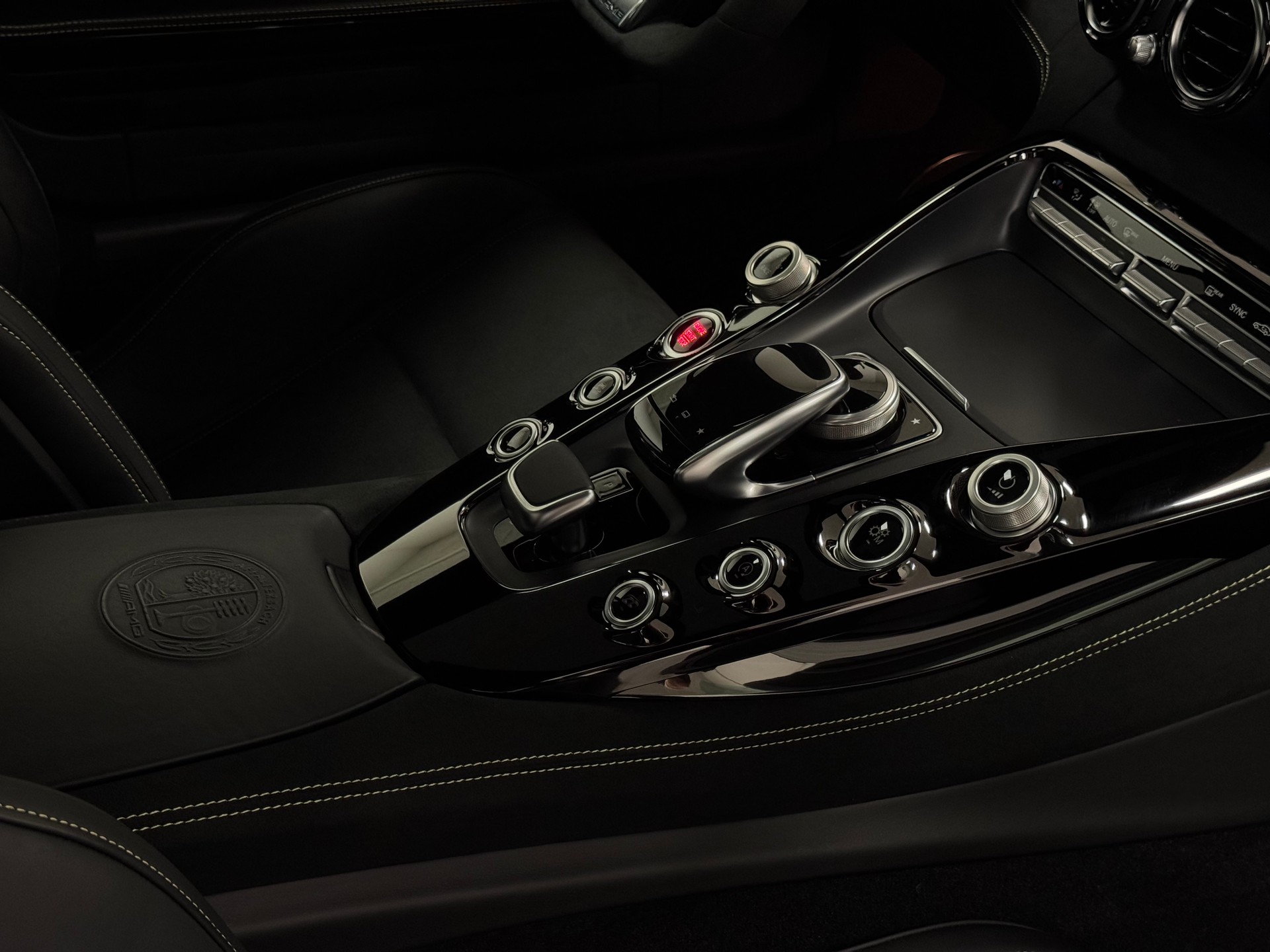 MERCEDES-BENZ AMG GT S Speedshift DCT-image-8