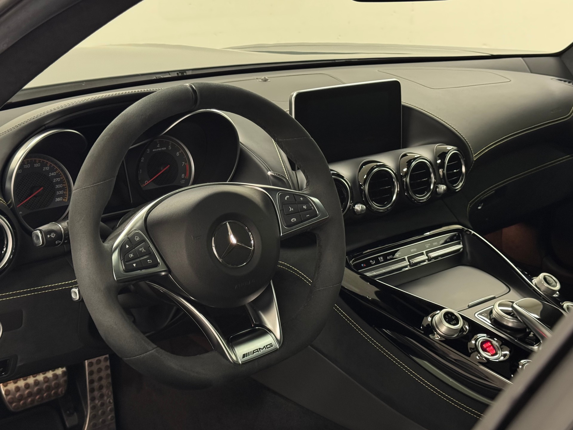 MERCEDES-BENZ AMG GT S Speedshift DCT-image-6