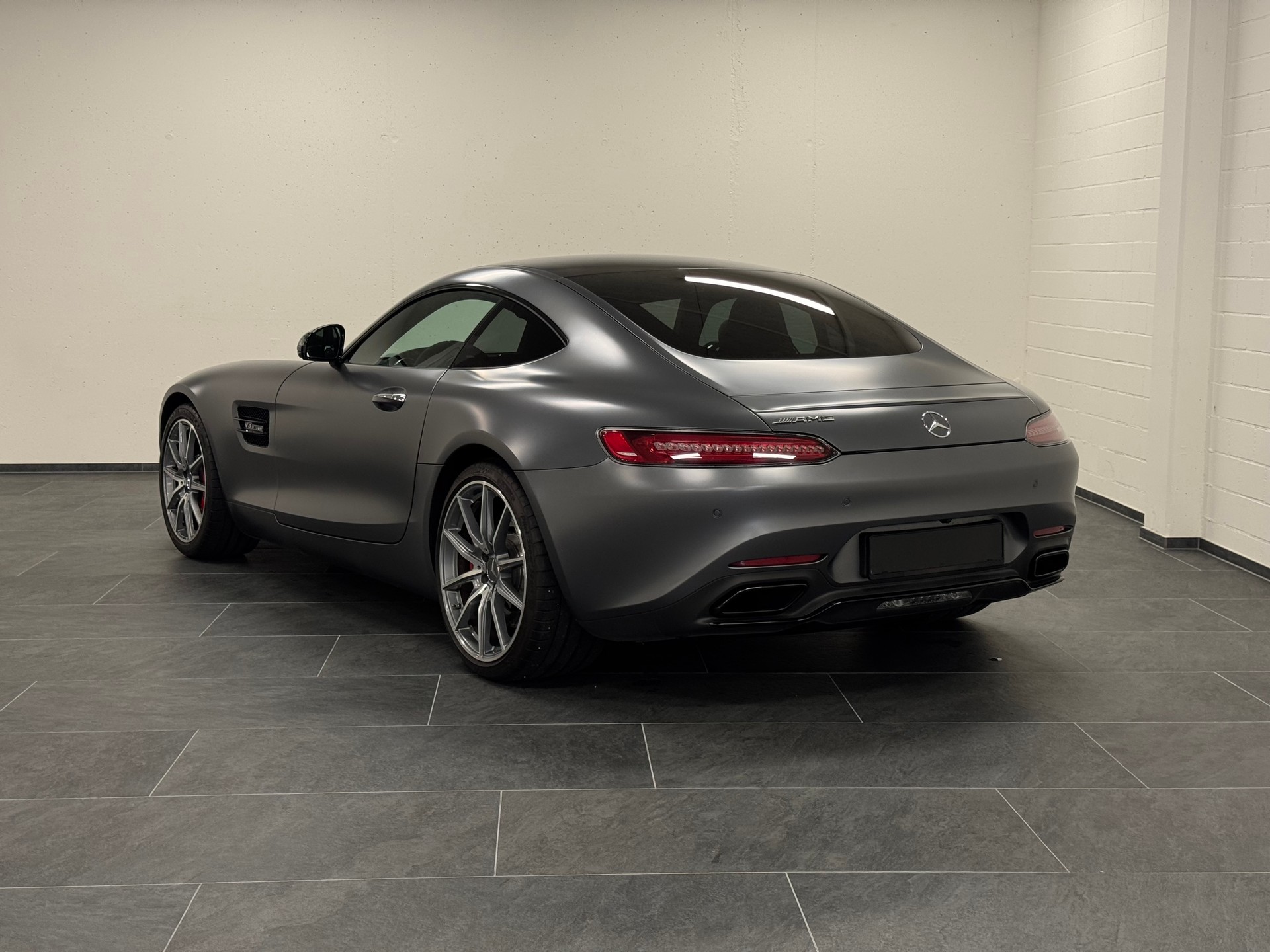 MERCEDES-BENZ AMG GT S Speedshift DCT-image-2