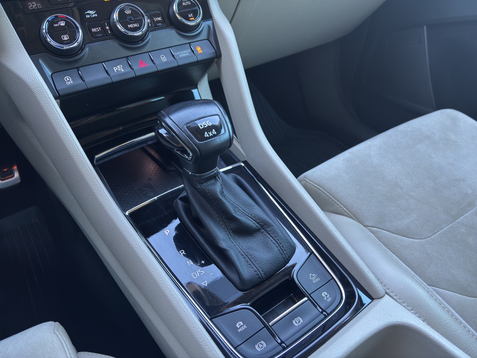 SKODA Kodiaq 2.0 TDI CR Style 4x4 DSG-image-8