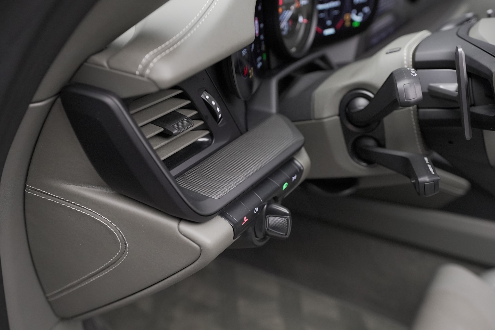 PORSCHE 911 Targa 4 GTS PDK-image-22
