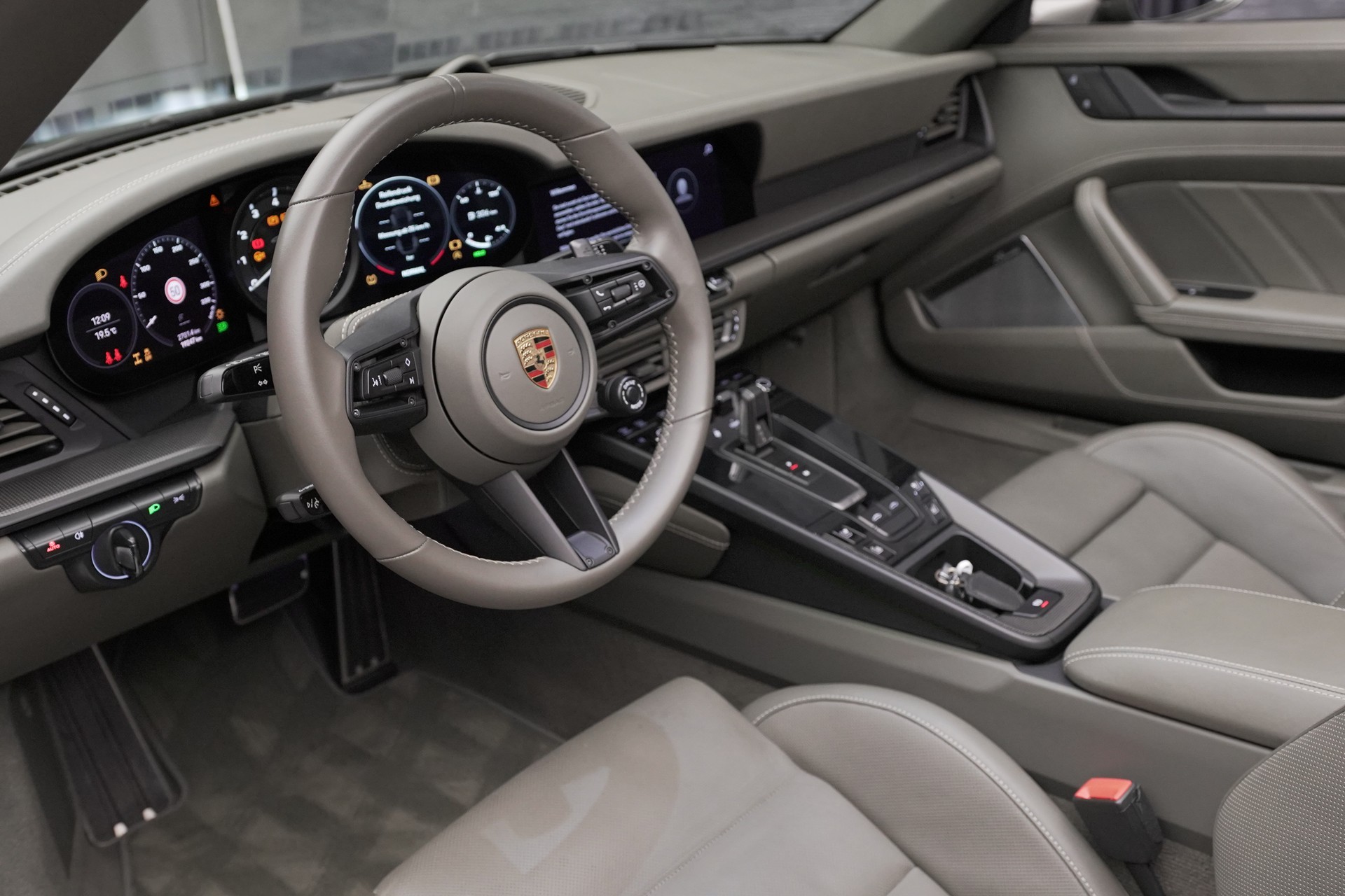 PORSCHE 911 Targa 4 GTS PDK-image-24
