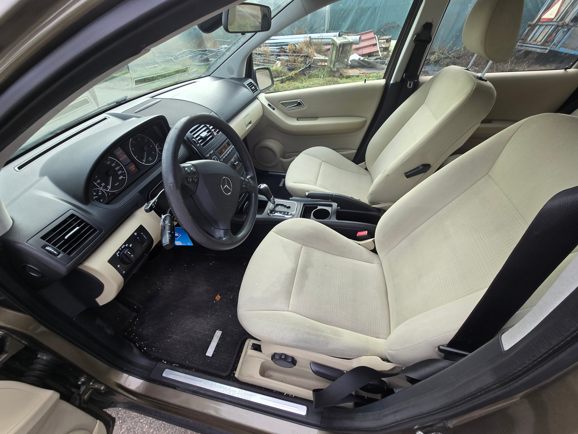 MERCEDES-BENZ A 160 (150) Elégance Autotronic-image-9