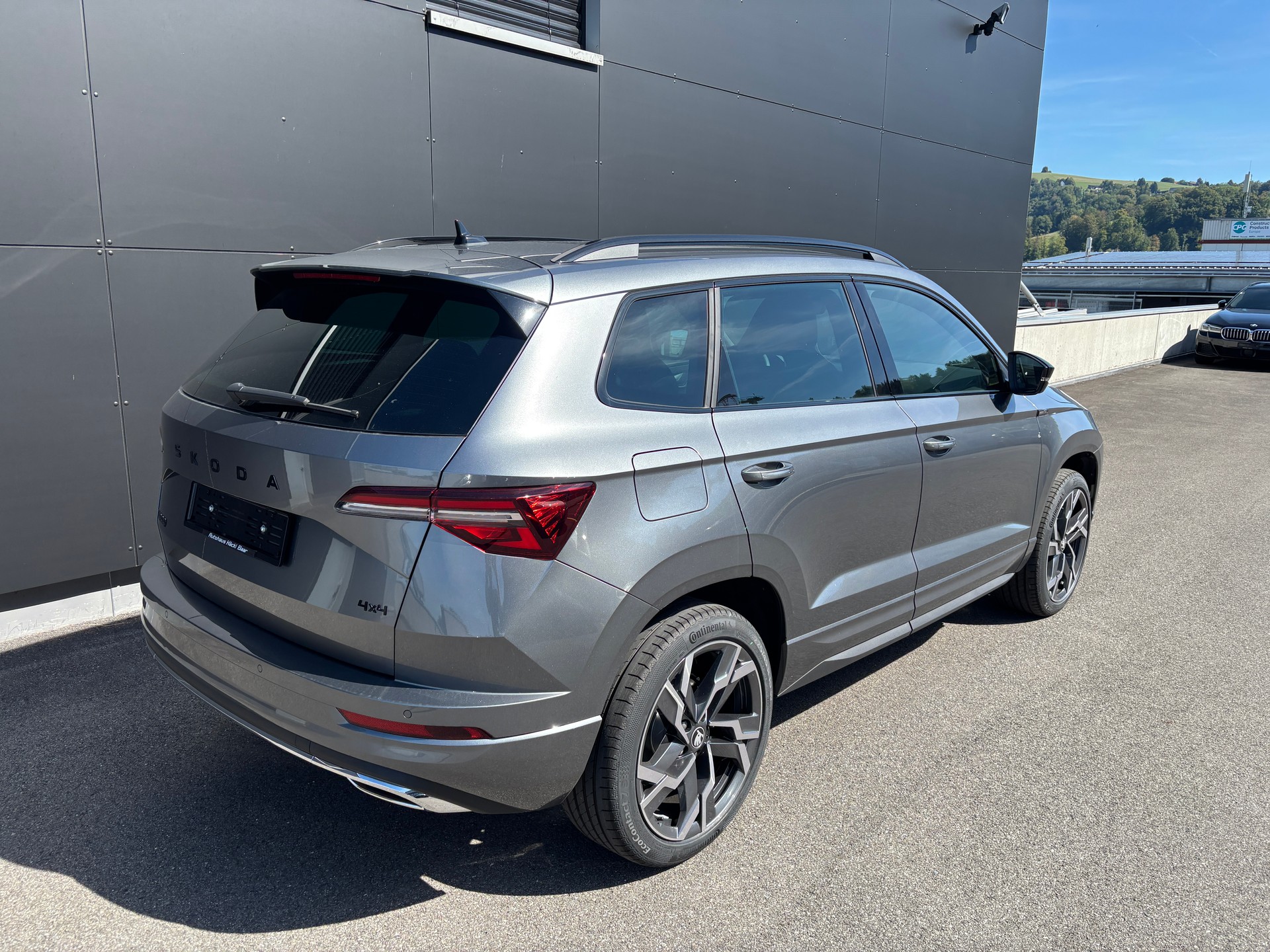 SKODA Karoq 2.0 TSI SportLine 4x4 DSG **Modell 2027**-image-7