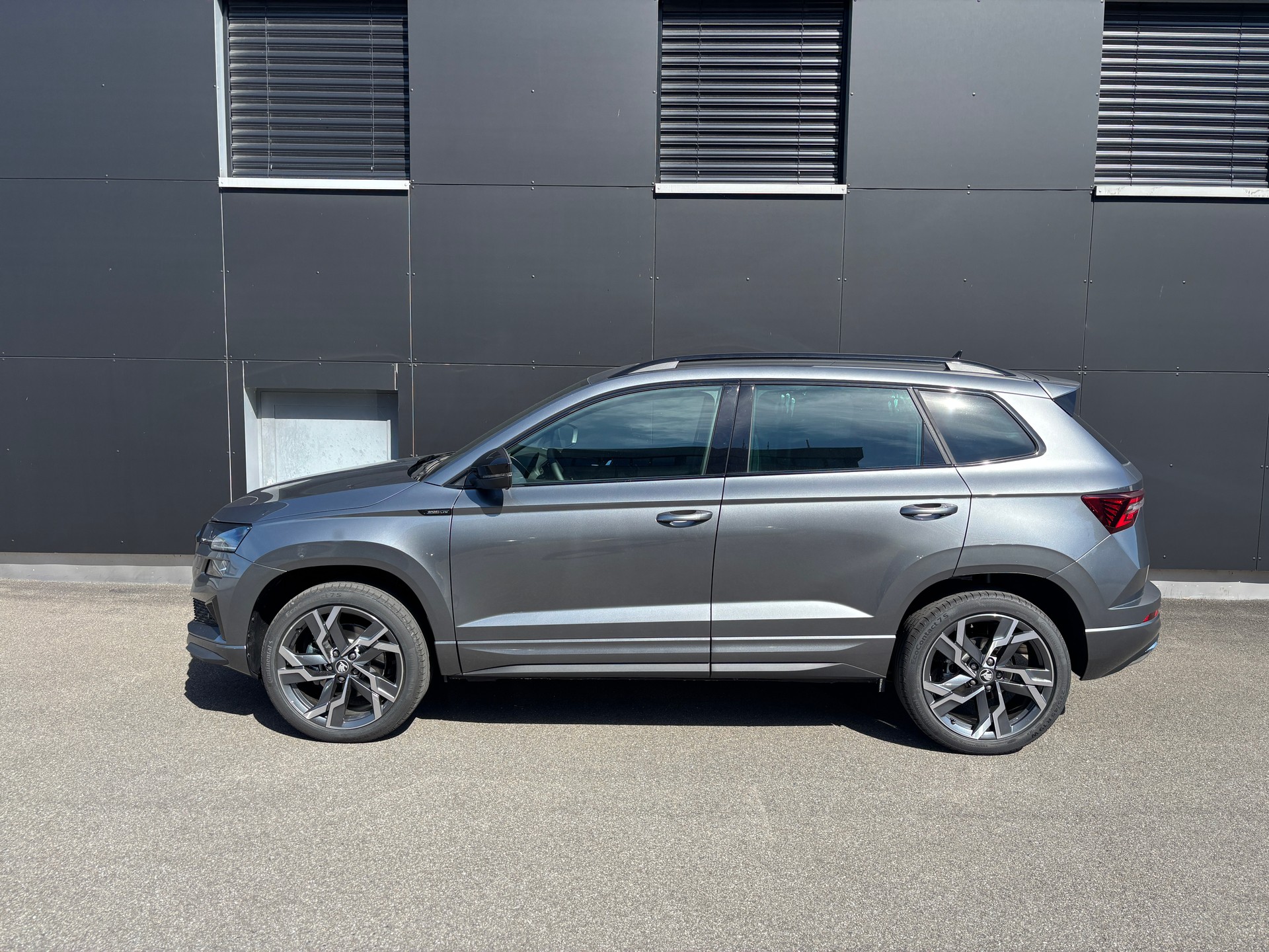 SKODA Karoq 2.0 TSI SportLine 4x4 DSG **Modell 2027**-showroom-element-1