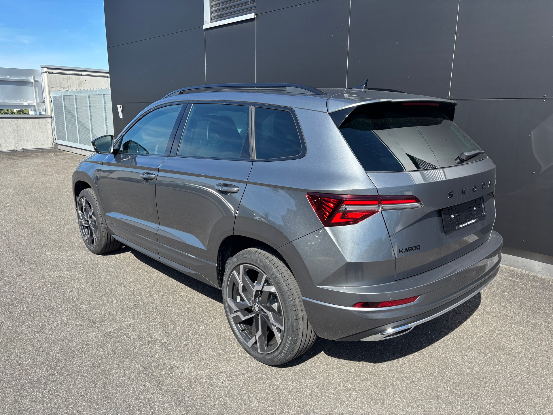 SKODA Karoq 2.0 TSI SportLine 4x4 DSG **Modell 2027**-showroom-element-2