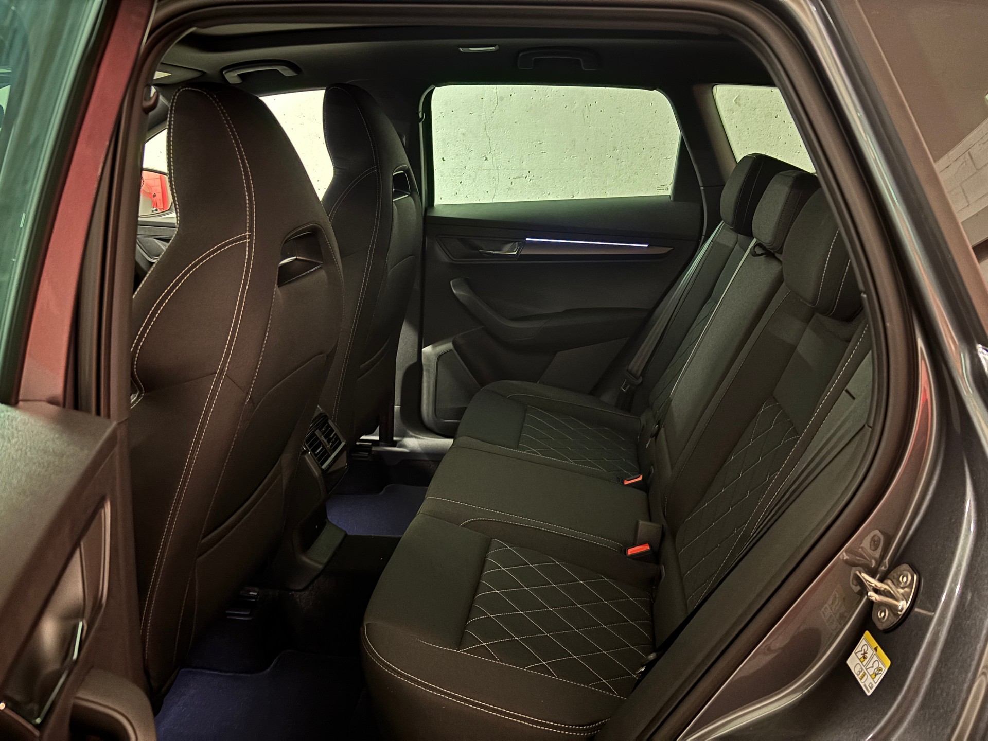 SKODA Karoq 2.0 TSI SportLine 4x4 DSG **Modell 2027**-image-13