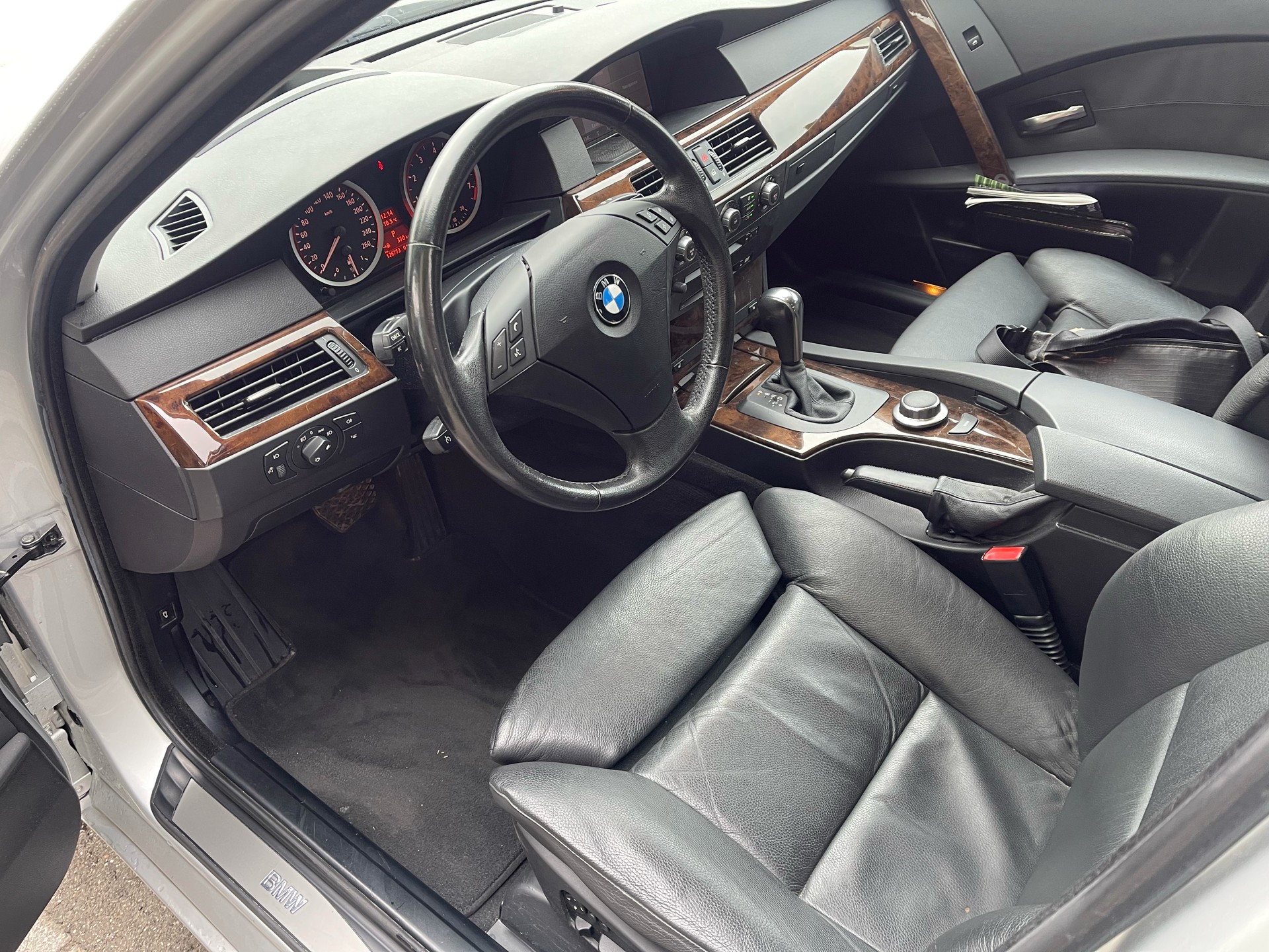 BMW 530xi-image-2