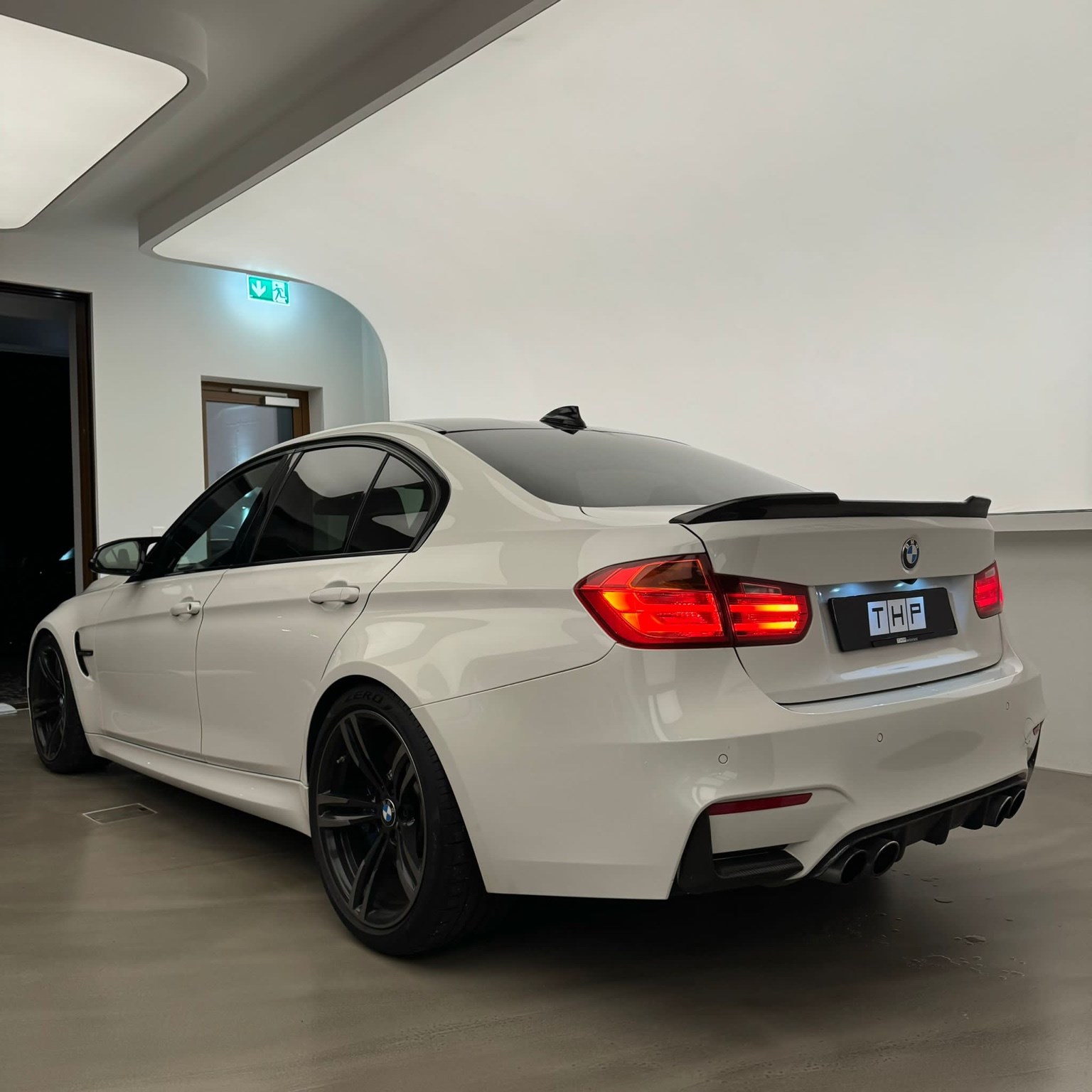 BMW M3 Drivelogic-showroom-element-3