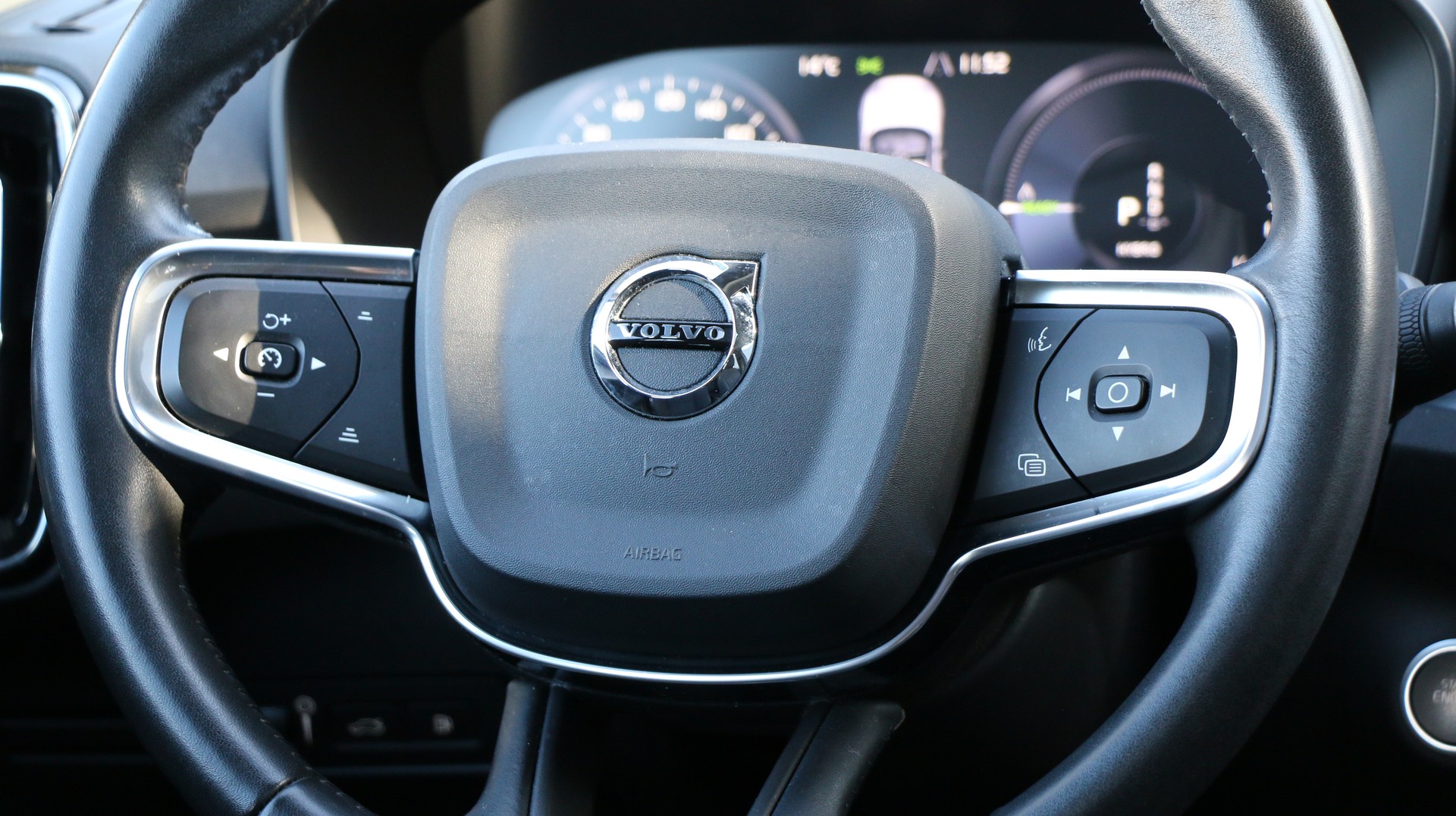 VOLVO XC40 T5 TwE R-Design Expr-image-21
