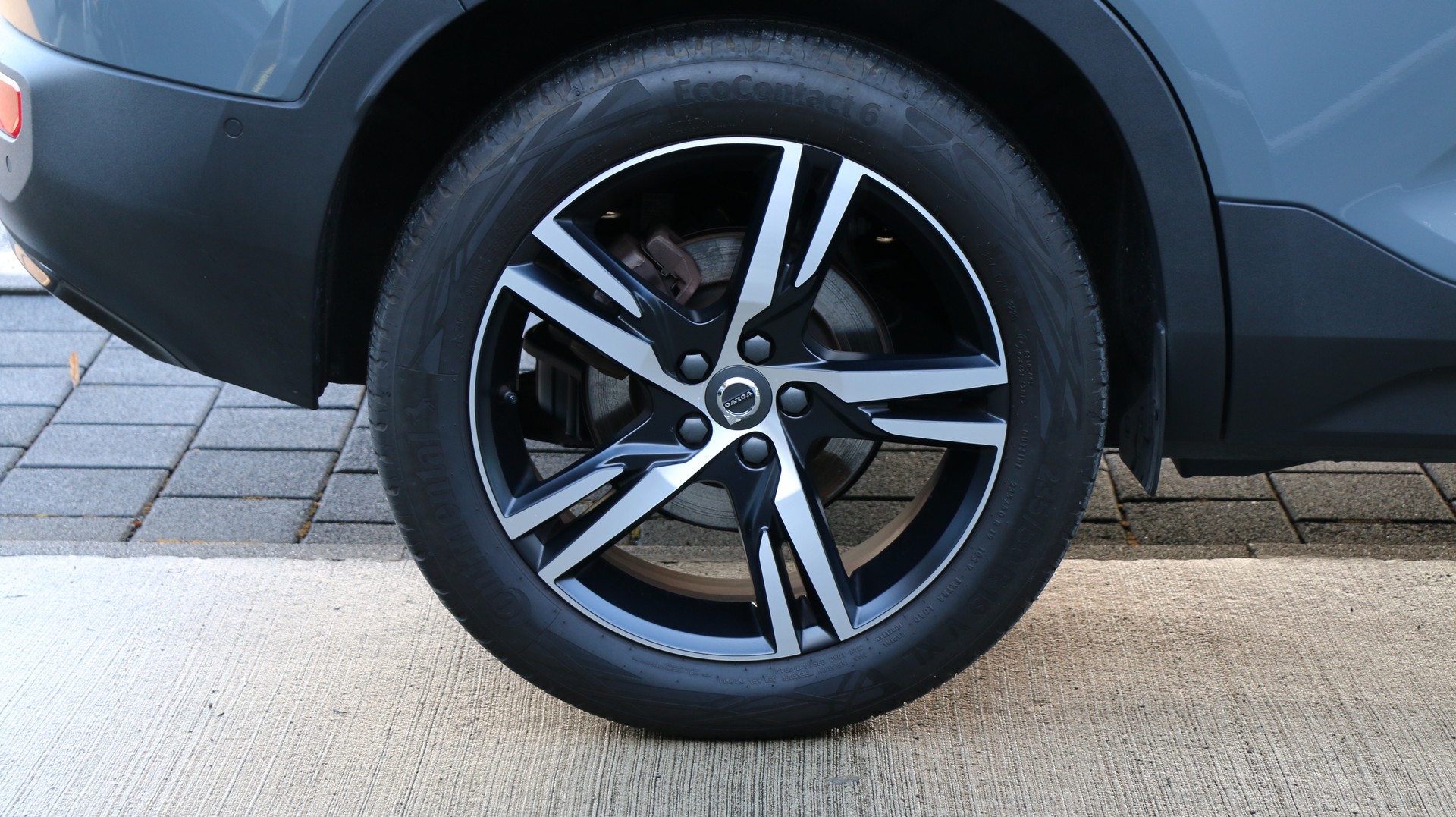 VOLVO XC40 T5 TwE R-Design Expr-image-30