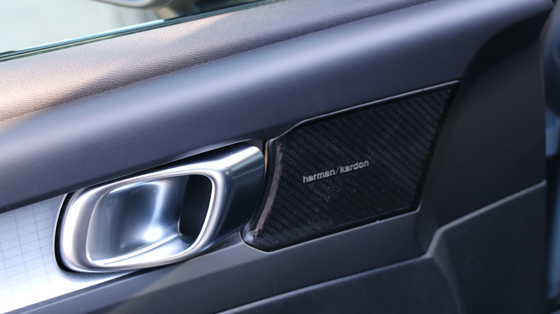 VOLVO XC40 T5 TwE R-Design Expr-image-20