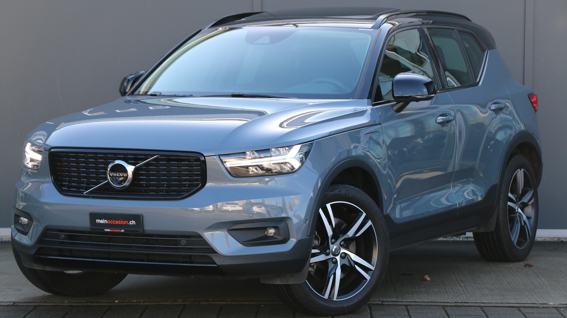 VOLVO XC40 T5 TwE R-Design Expr
