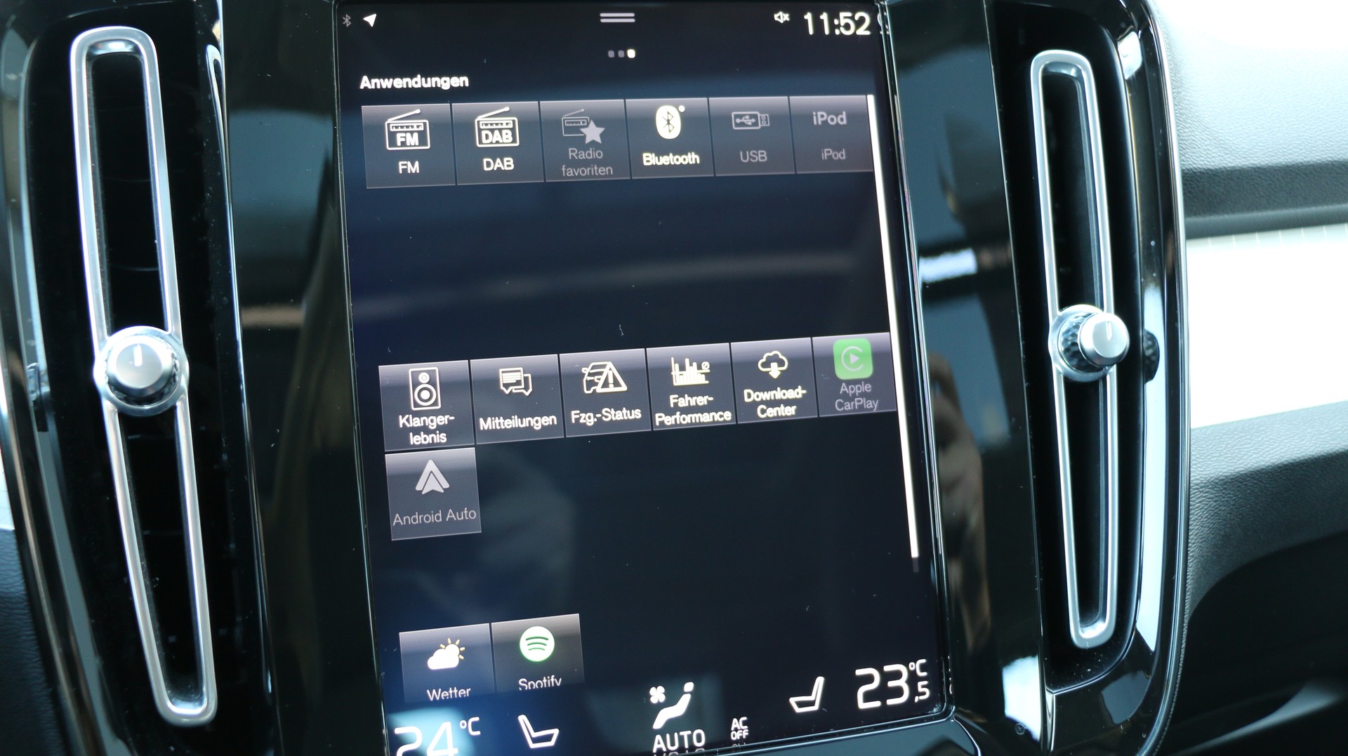 VOLVO XC40 T5 TwE R-Design Expr-image-15