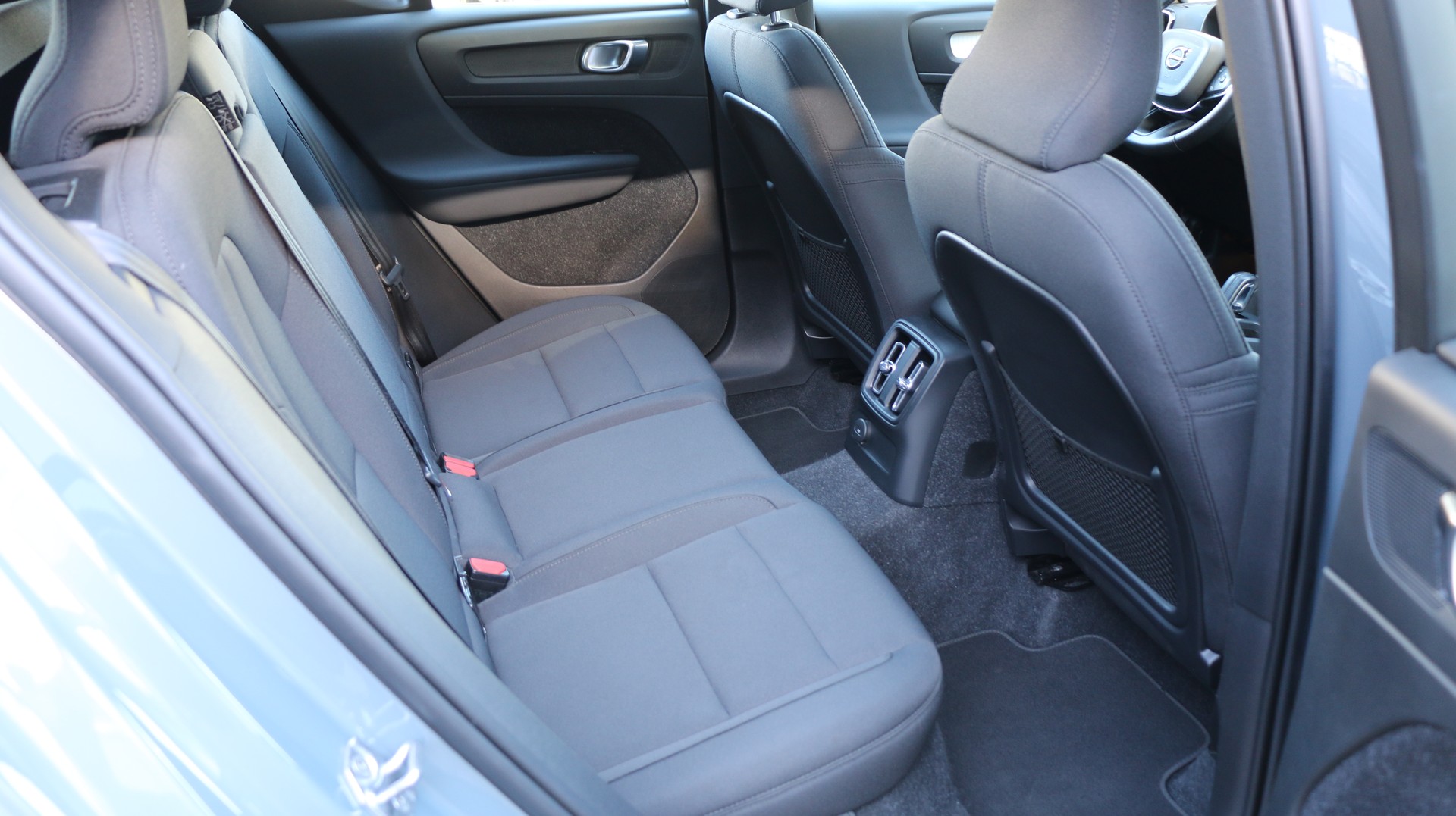 VOLVO XC40 T5 TwE R-Design Expr-image-26