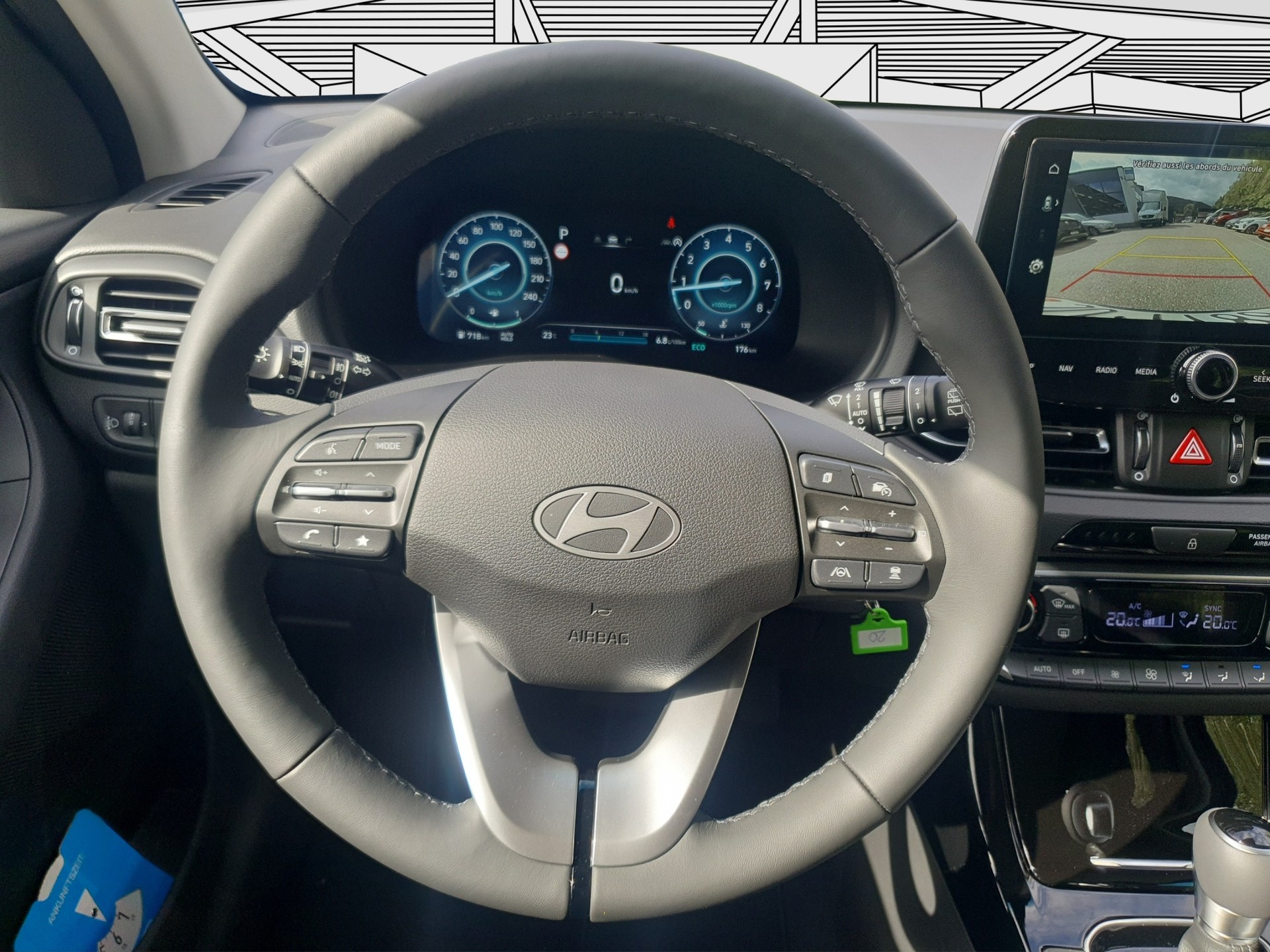 HYUNDAI i30 1.5 T-GDi Amplia Auto.-image-9