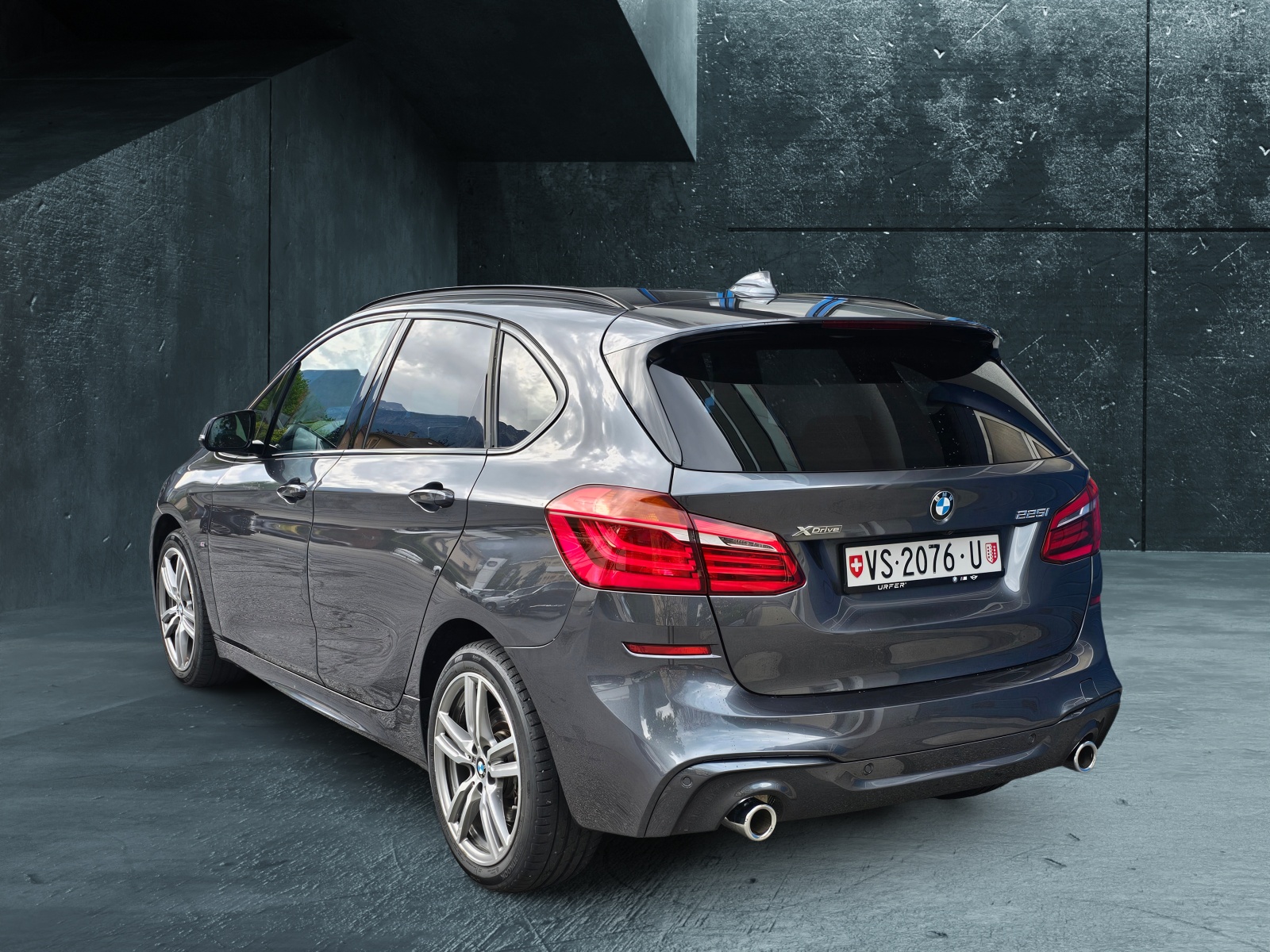 BMW 225i xDrive Active Tourer Steptronic M Sport-showroom-element-3