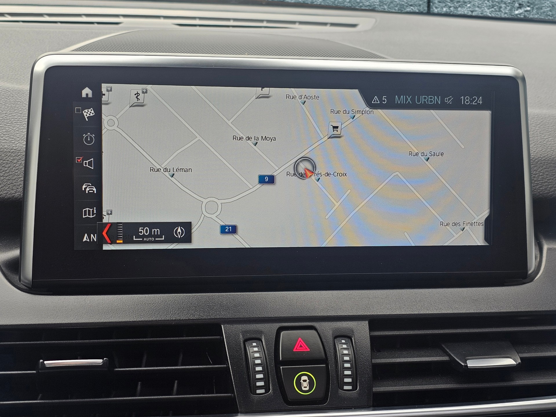 BMW 225i xDrive Active Tourer Steptronic M Sport-image-19