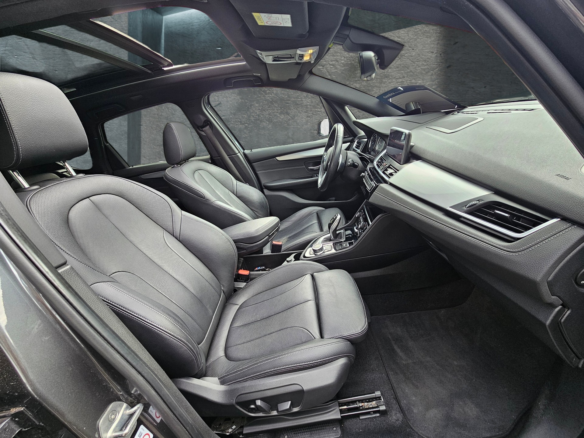 BMW 225i xDrive Active Tourer Steptronic M Sport-image-14