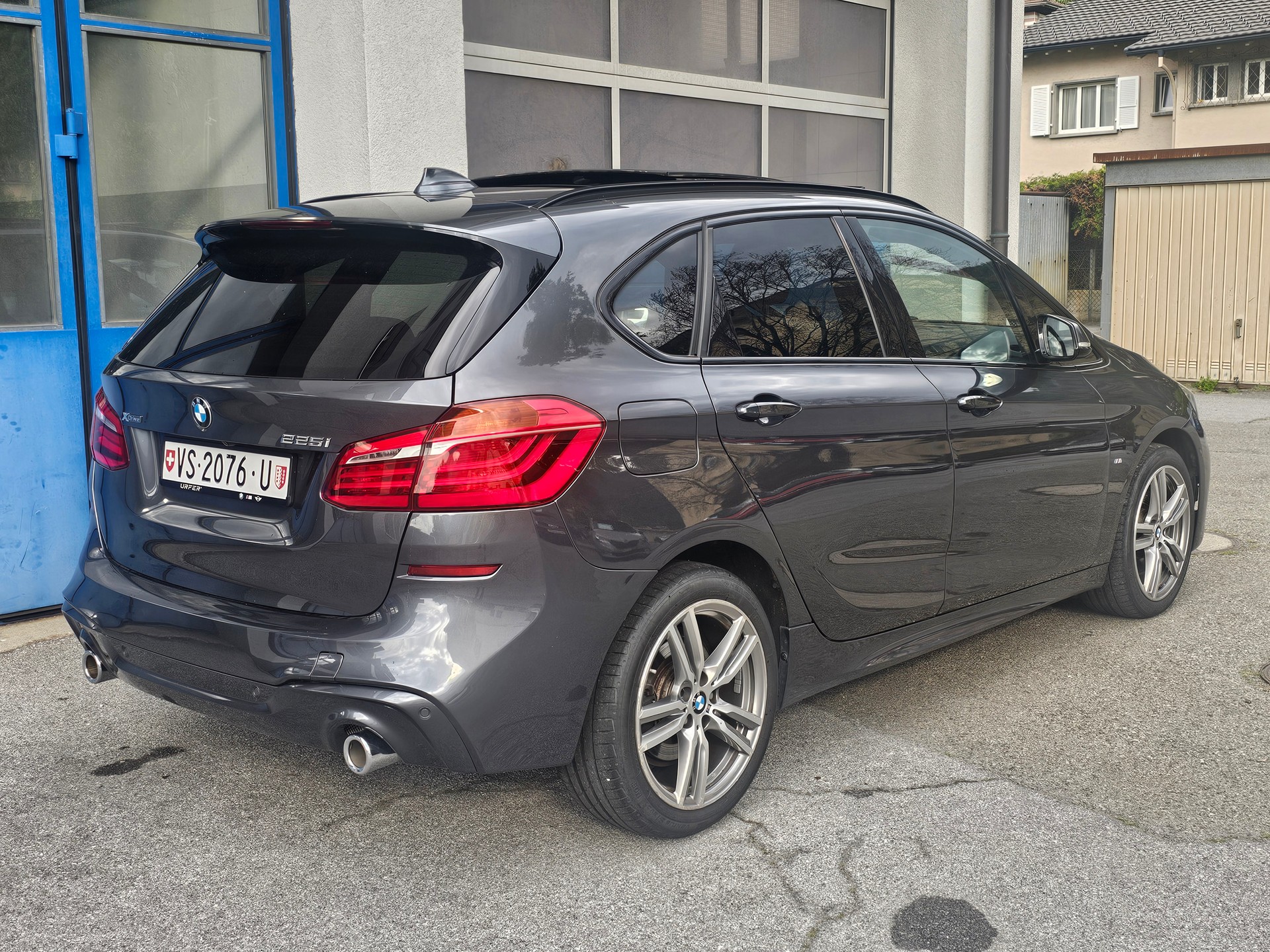 BMW 225i xDrive Active Tourer Steptronic M Sport-image-9