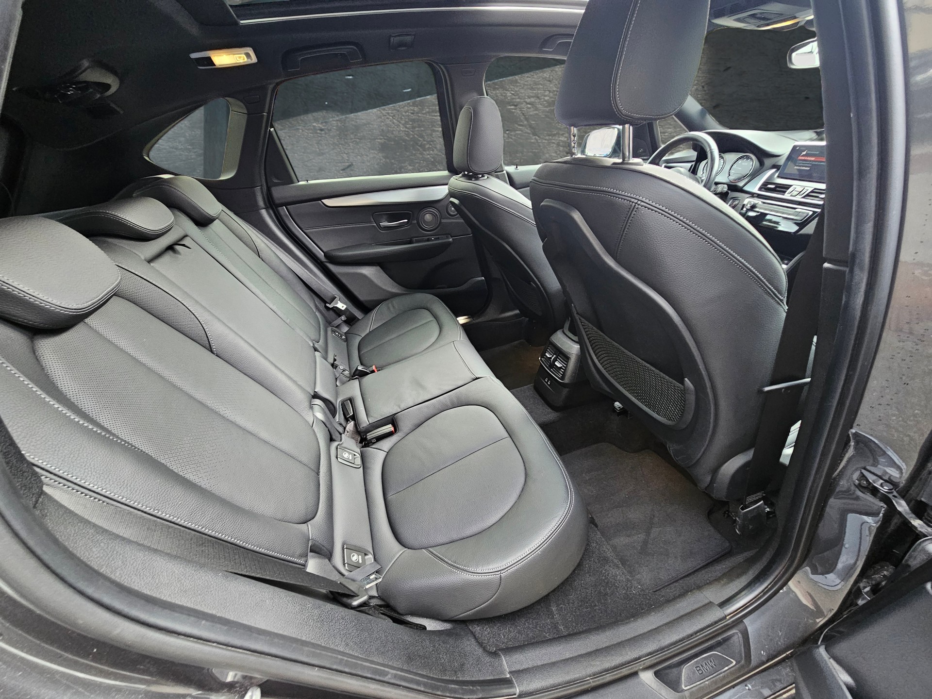 BMW 225i xDrive Active Tourer Steptronic M Sport-image-15