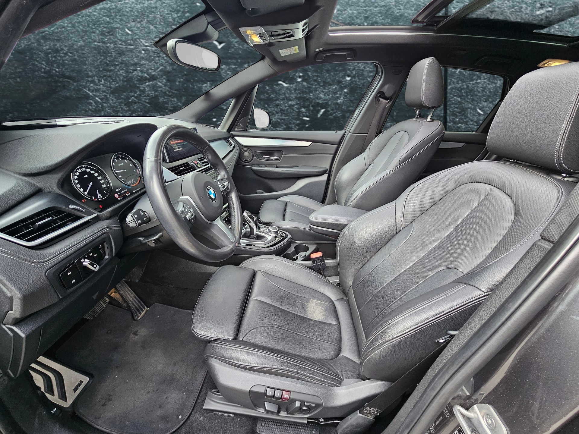 BMW 225i xDrive Active Tourer Steptronic M Sport-image-11