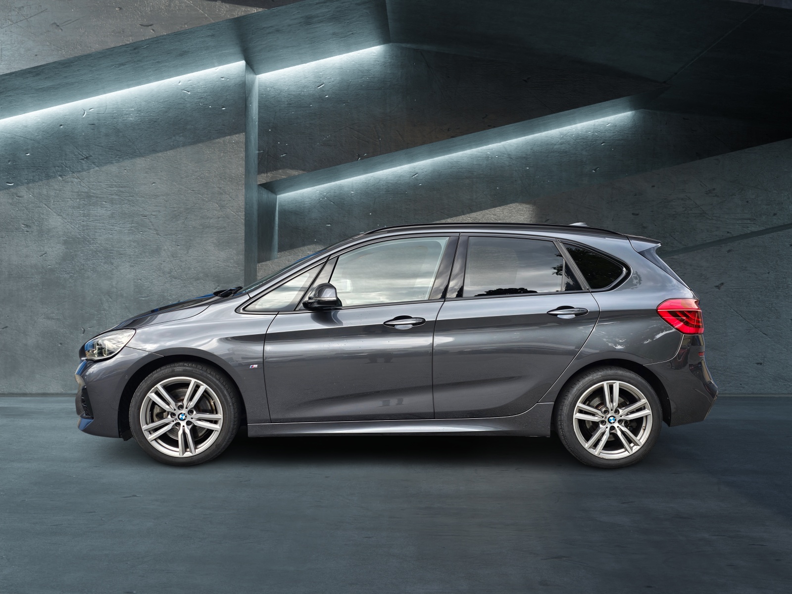 BMW 225i xDrive Active Tourer Steptronic M Sport-showroom-element-2