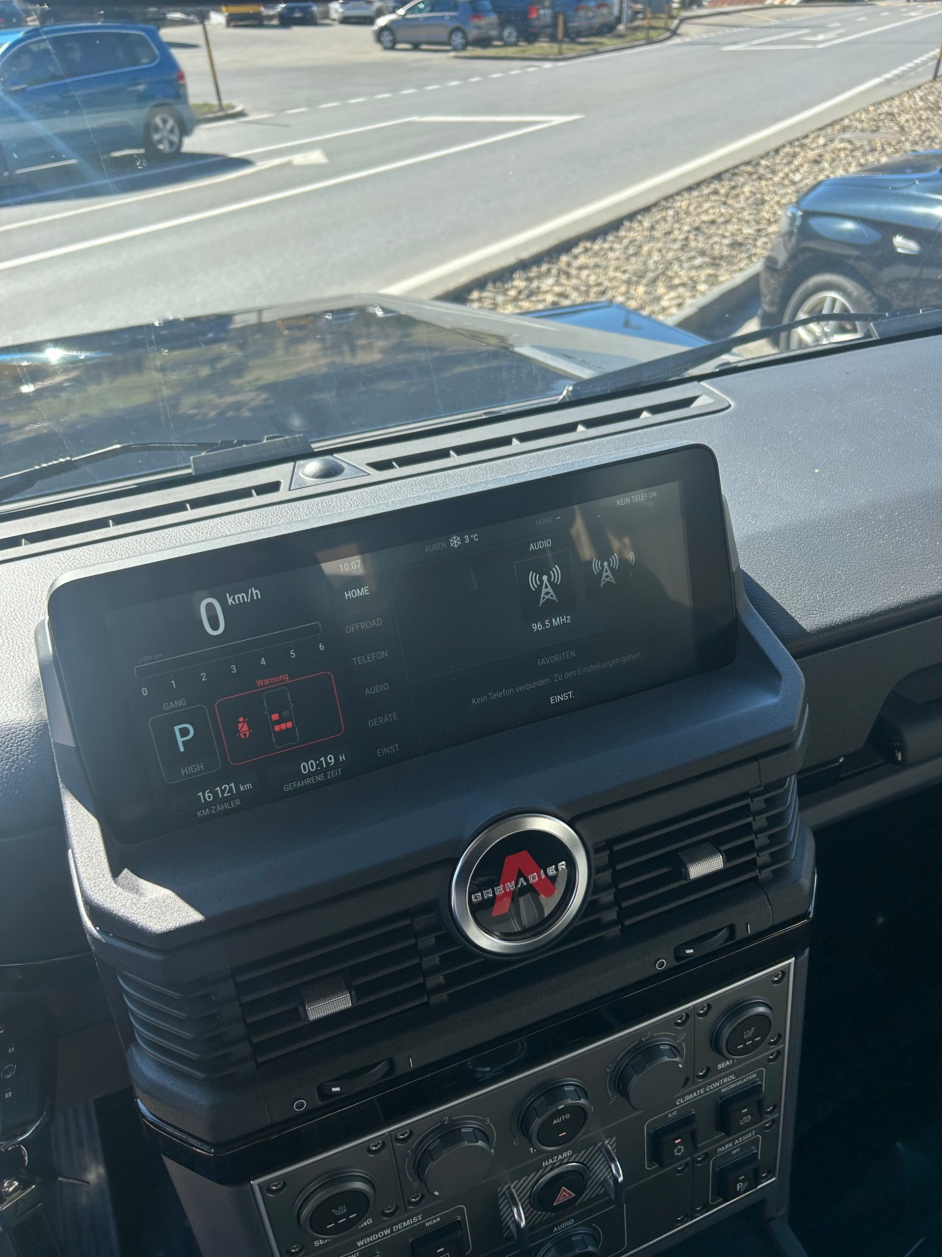 INEOS Grenadier Utility Wagon 3.0 Twin Turbo Diesel-image-10