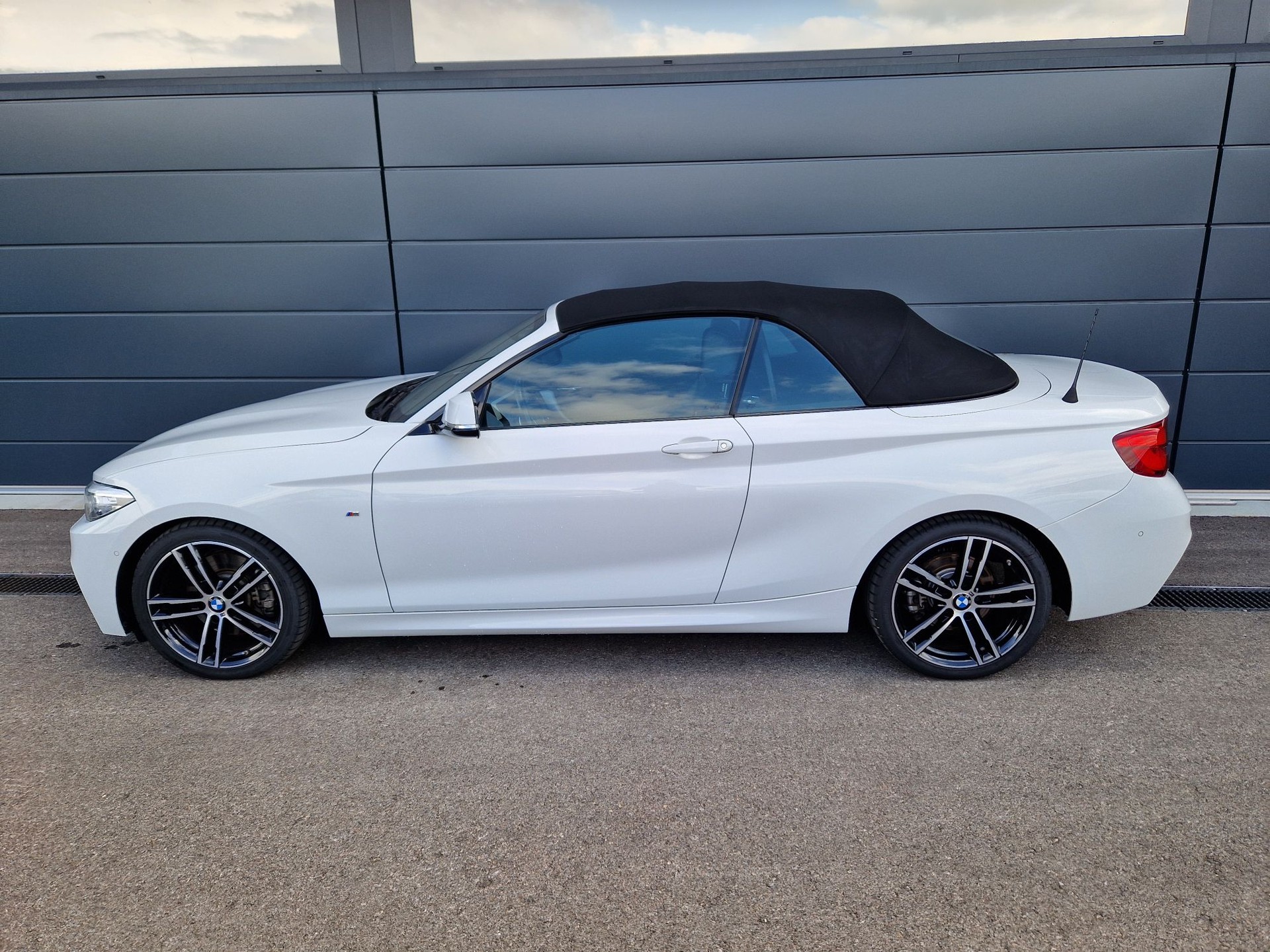 BMW 230i M Sport Steptronic-image-2