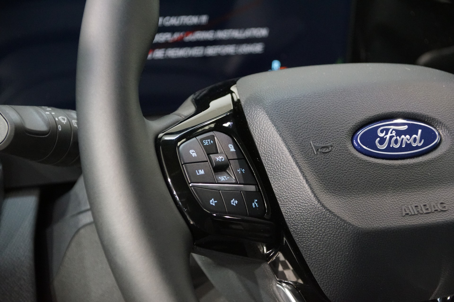 FORD Tourneo Bus 340 L1H1 65kWh Active-image-13